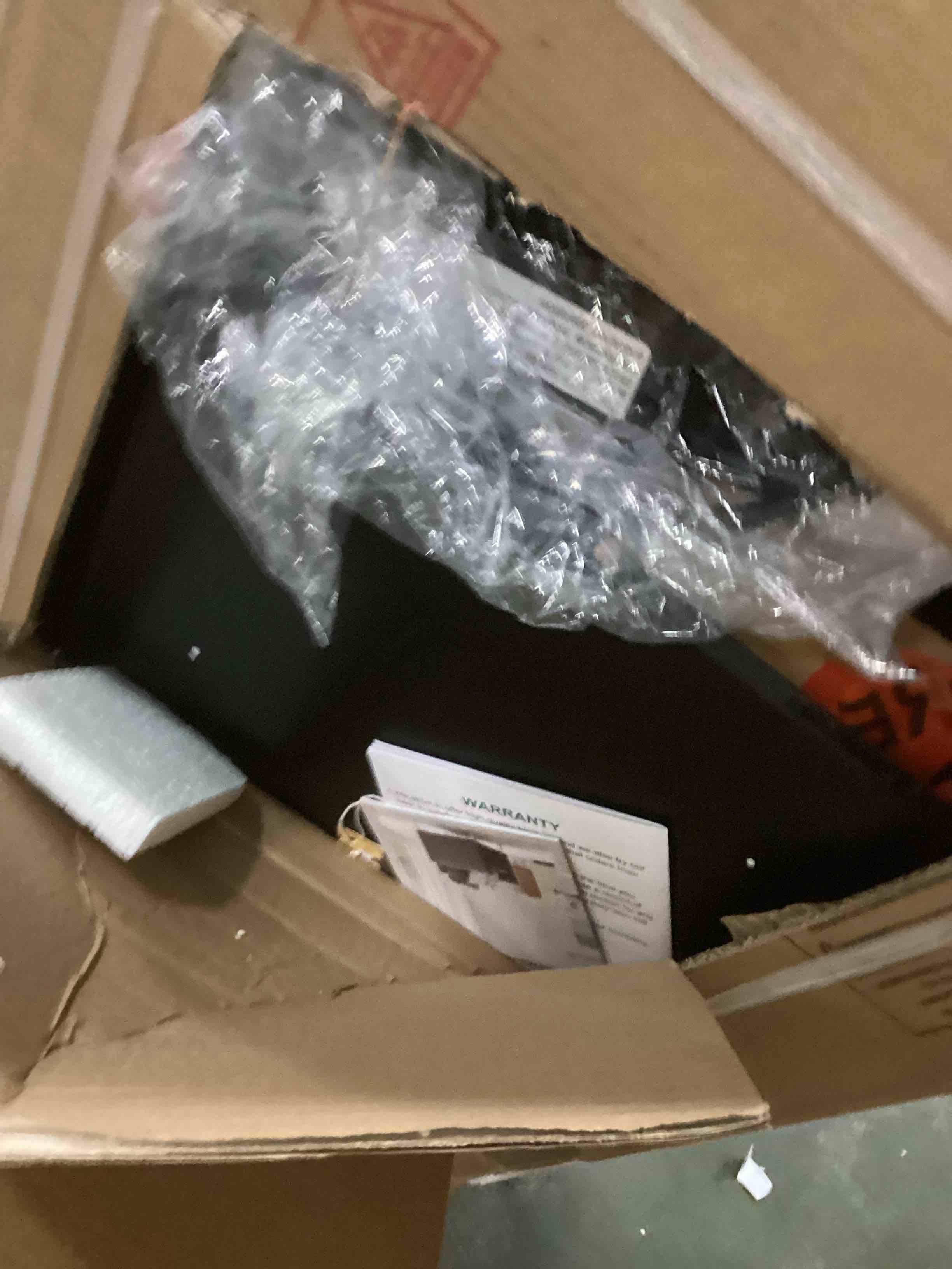 https://s3.amazonaws.com/lotting-images-prod/bidfta/BLU5993218_1708779889482.jpeg
