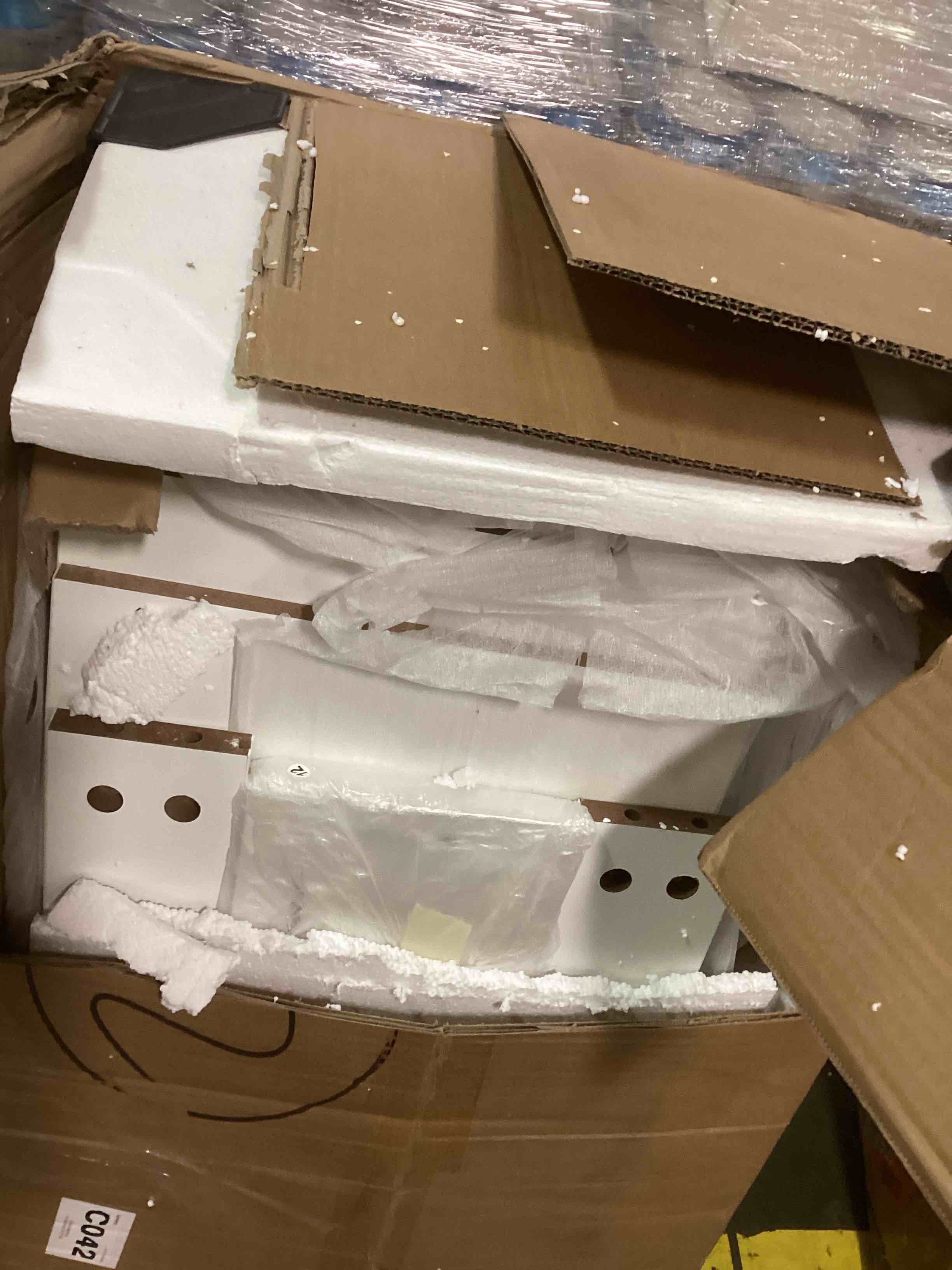 https://s3.amazonaws.com/lotting-images-prod/bidfta/BLU5993226_1708781972960.jpeg