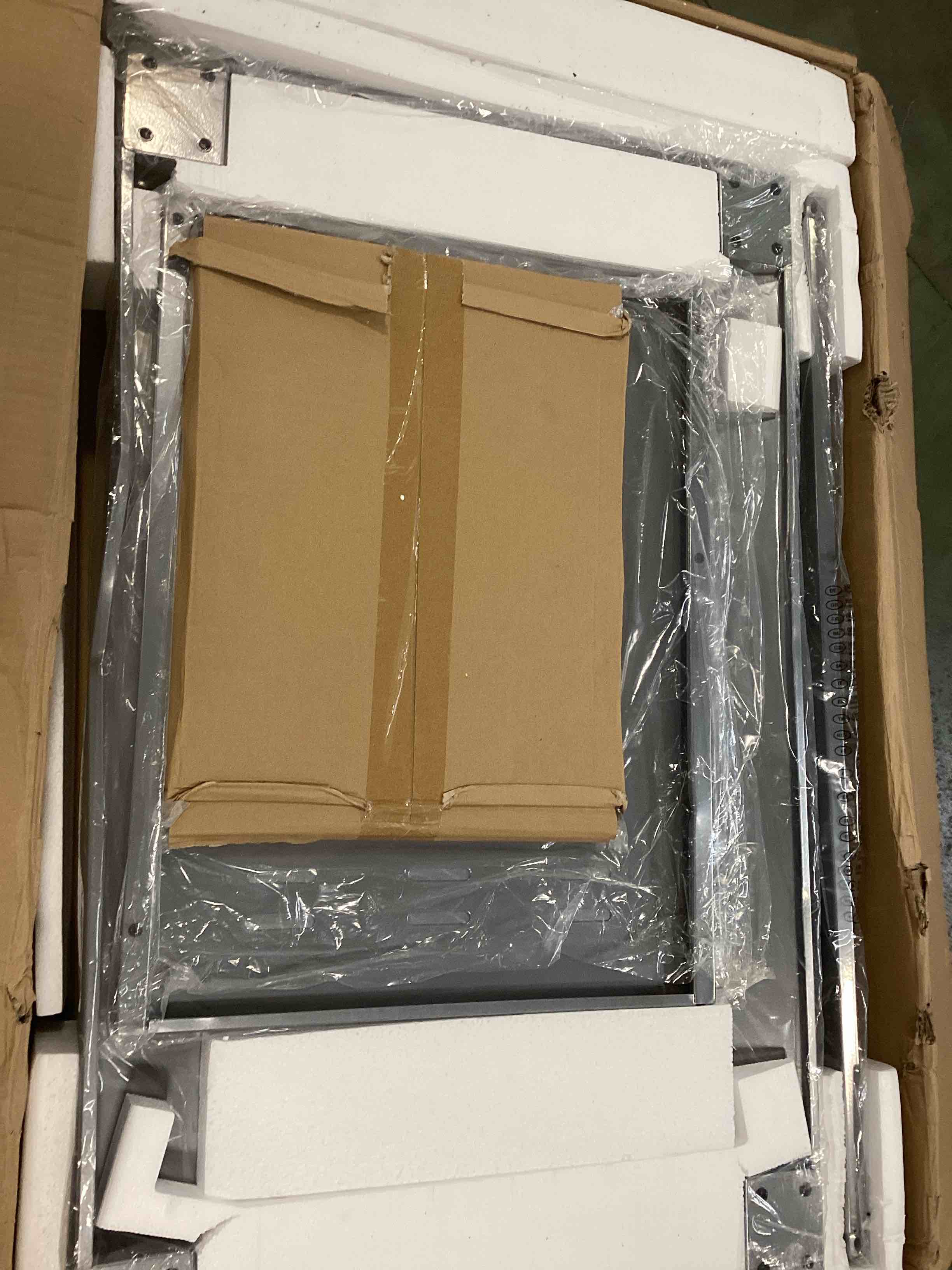 https://s3.amazonaws.com/lotting-images-prod/bidfta/BLU5993472_1708977482747.jpeg