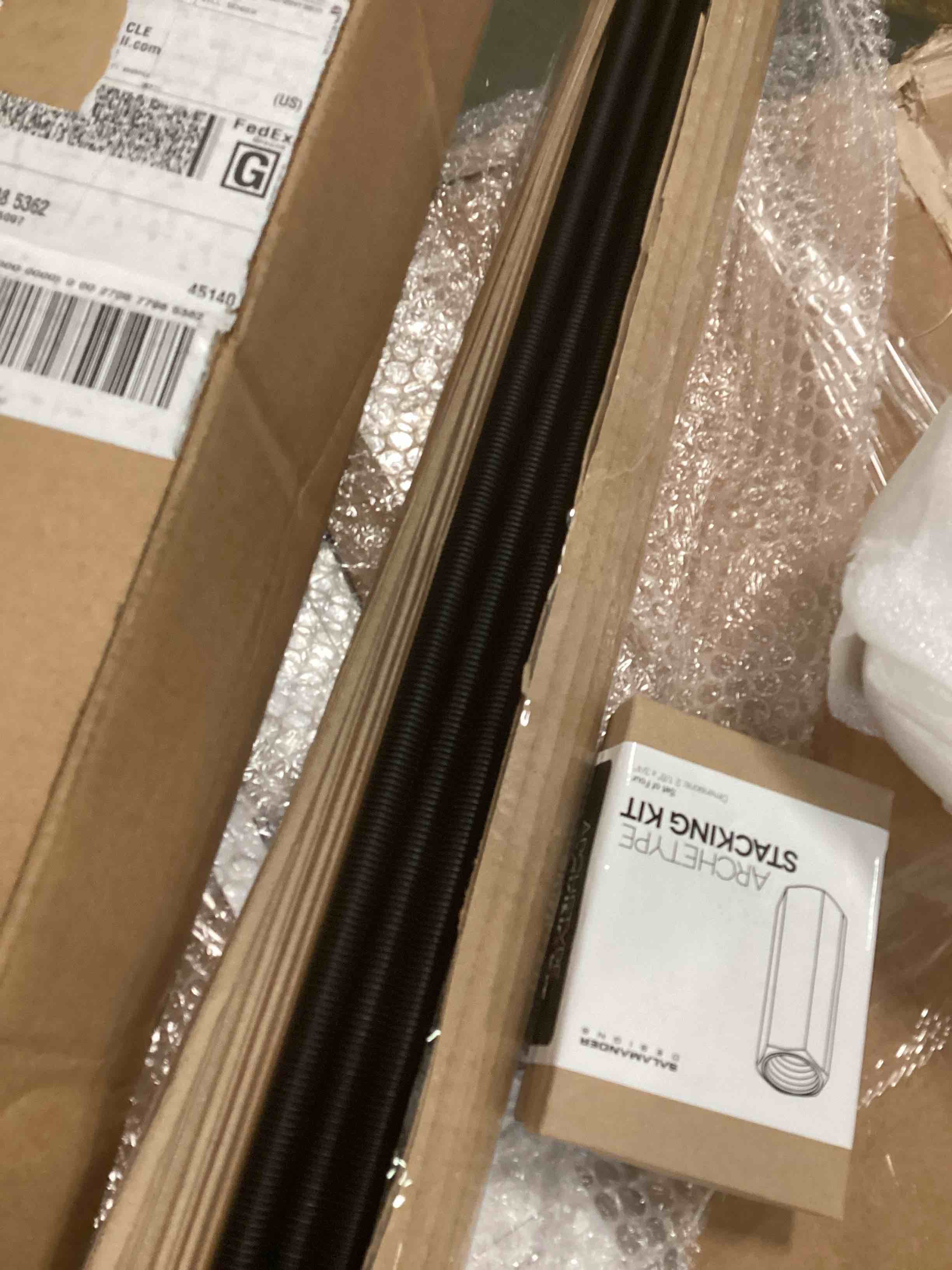 https://s3.amazonaws.com/lotting-images-prod/bidfta/BLU5993492_1708981683981.jpeg
