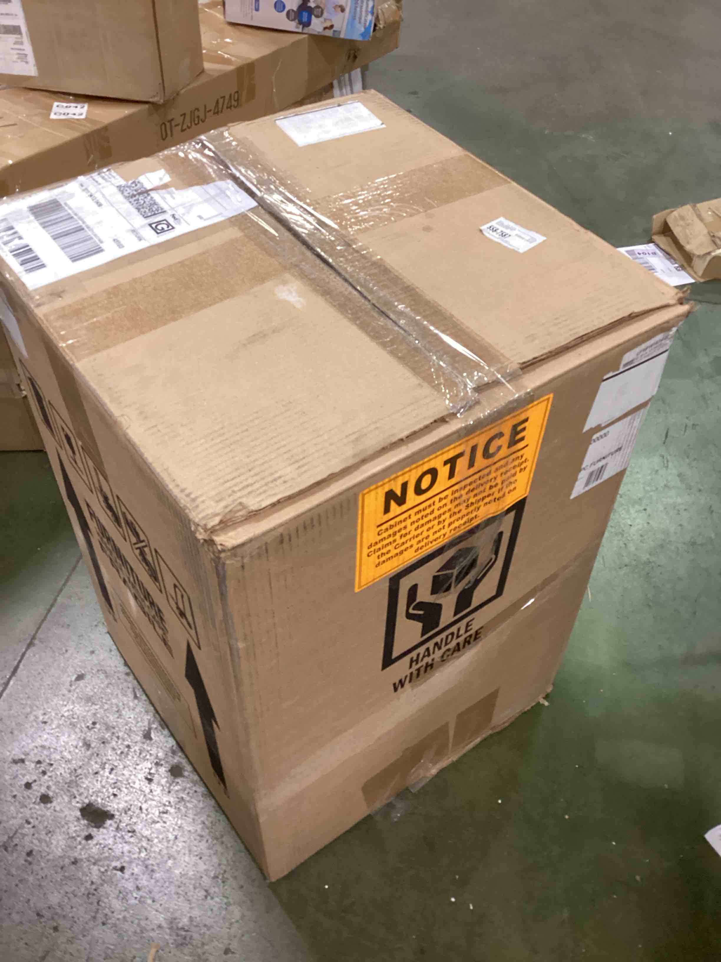 https://s3.amazonaws.com/lotting-images-prod/bidfta/BLU5993636_1709064046861.jpeg