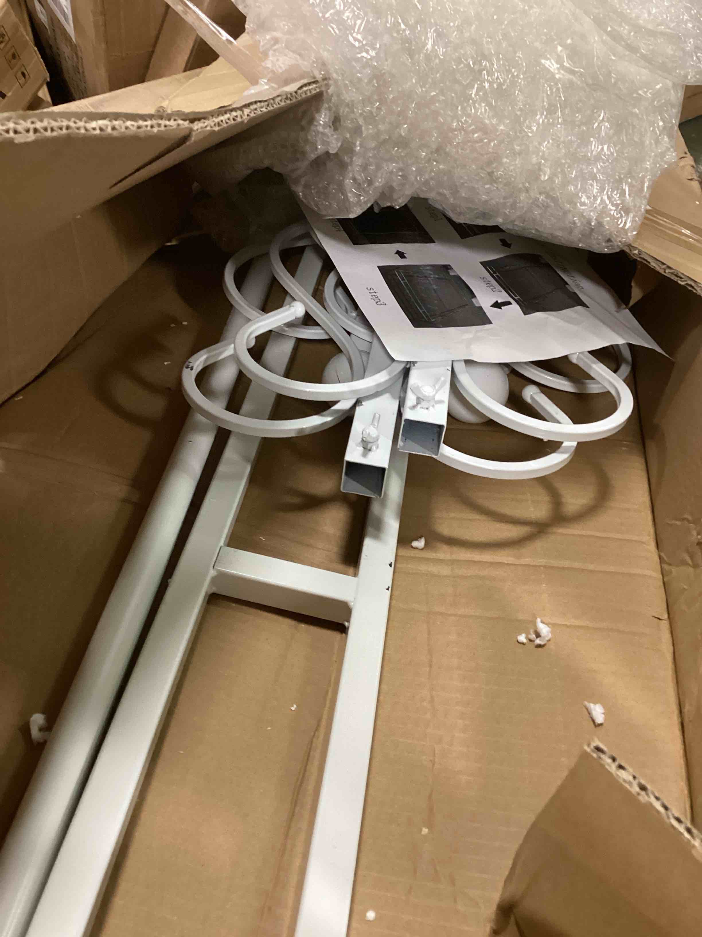 https://s3.amazonaws.com/lotting-images-prod/bidfta/BLU5993641_1709064894760.jpeg