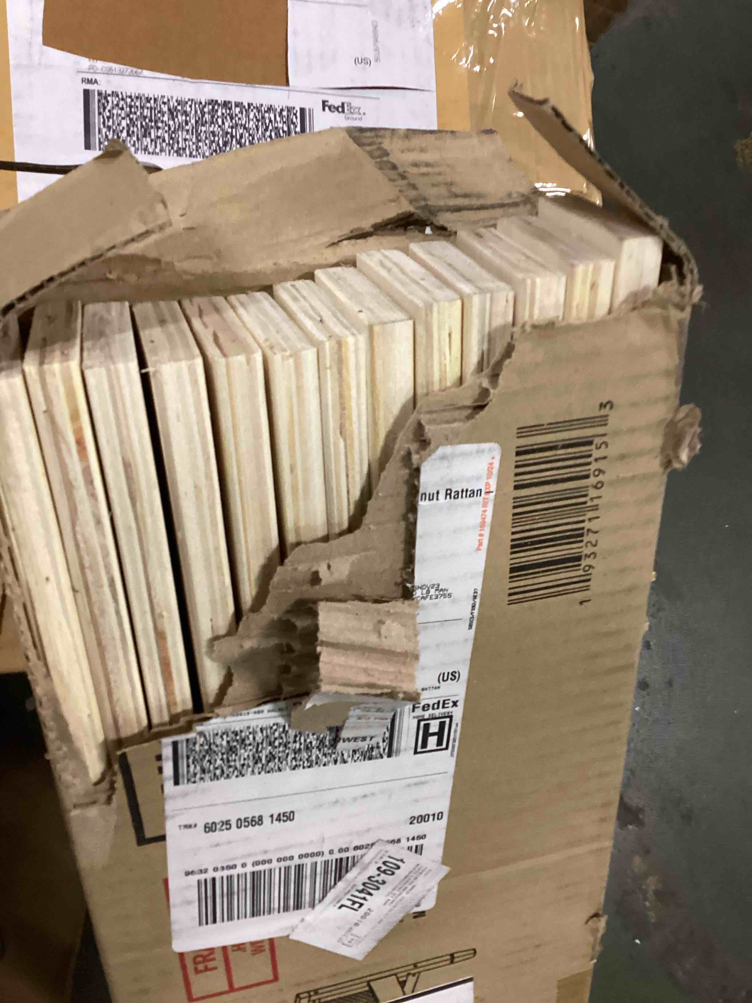 https://s3.amazonaws.com/lotting-images-prod/bidfta/BLU5993651_1709066436799.jpeg
