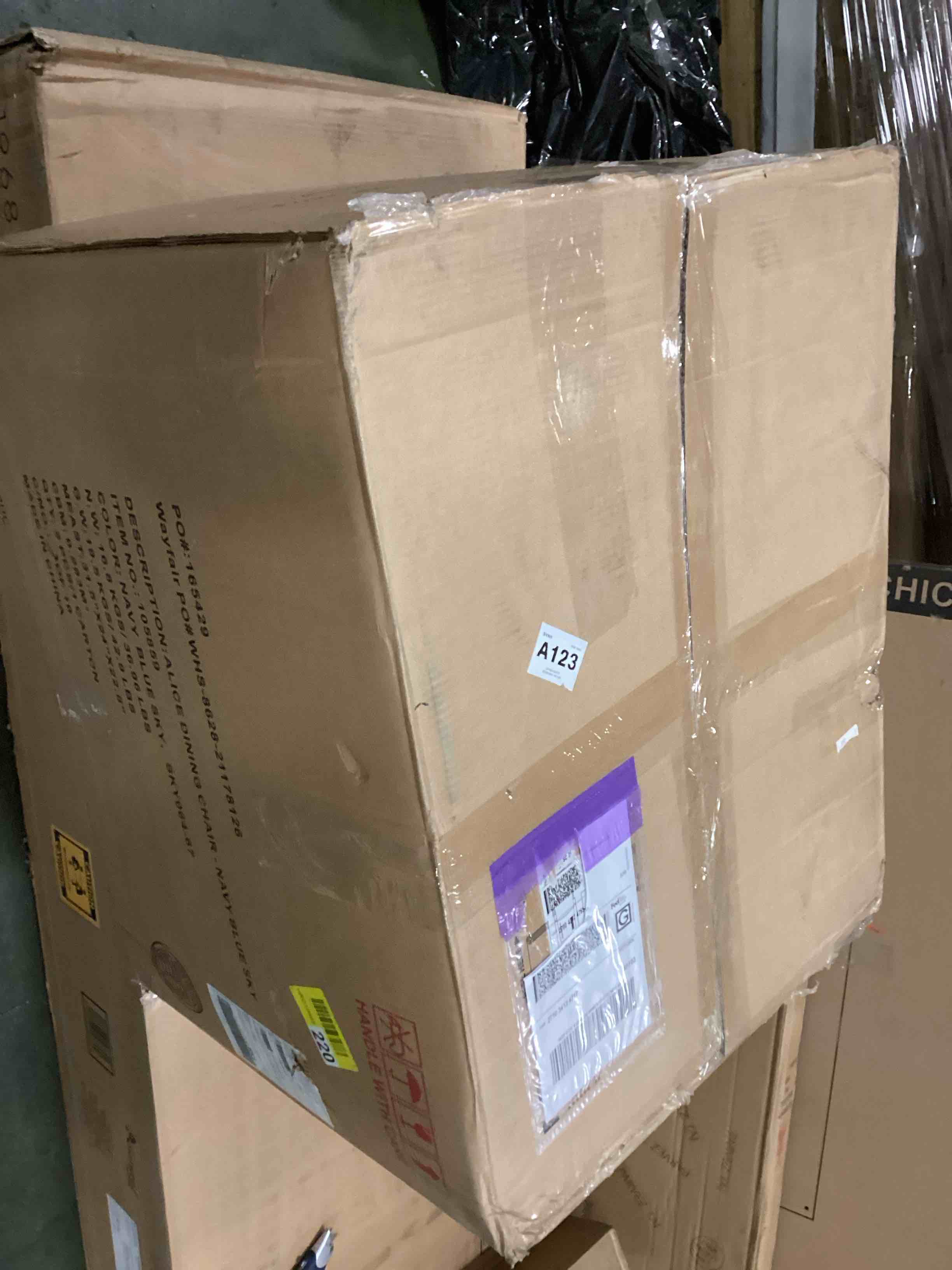 https://s3.amazonaws.com/lotting-images-prod/bidfta/BLU5993660_1709068772232.jpeg