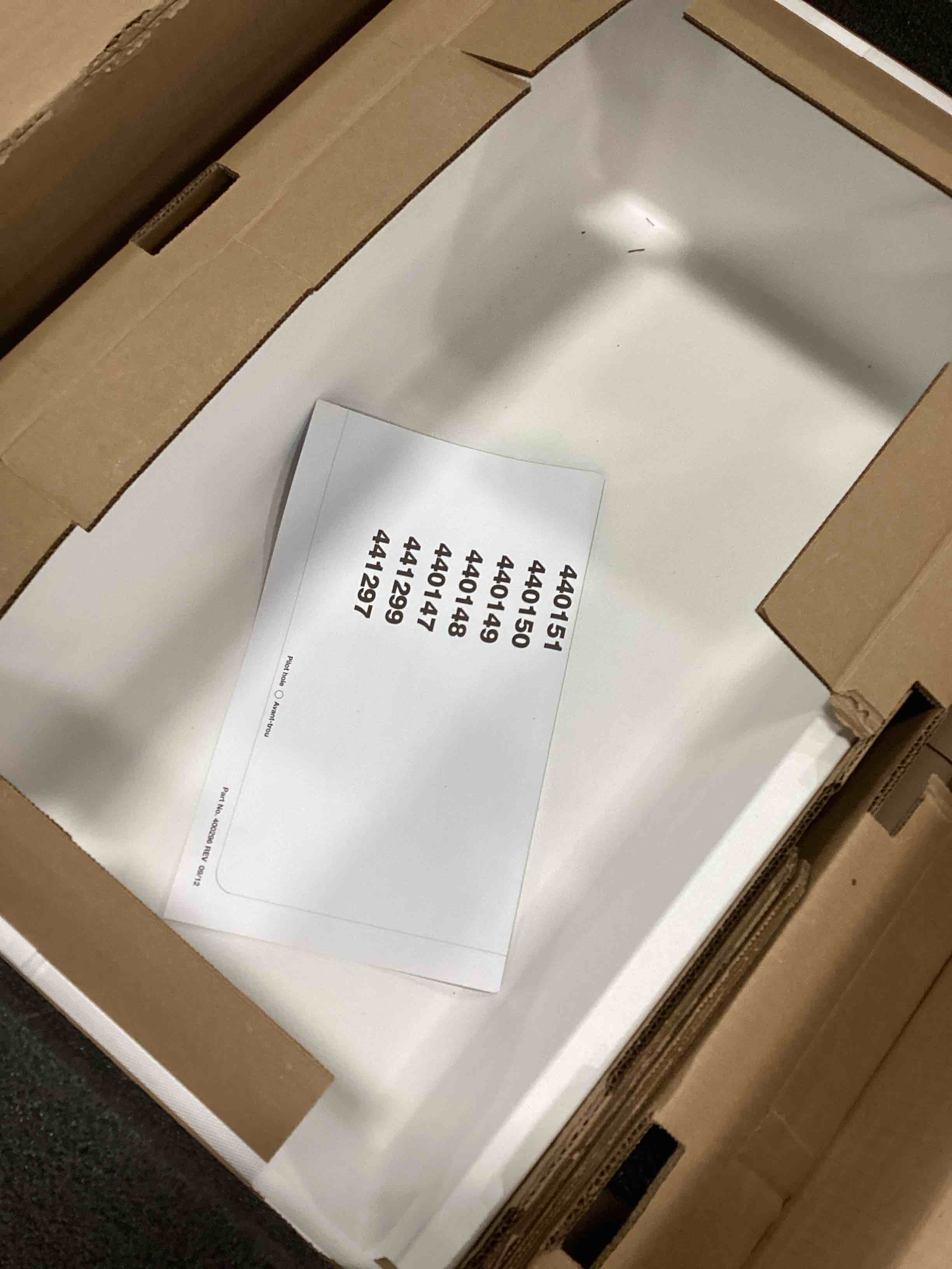 https://s3.amazonaws.com/lotting-images-prod/bidfta/BLU5993732_1709134922790.jpeg