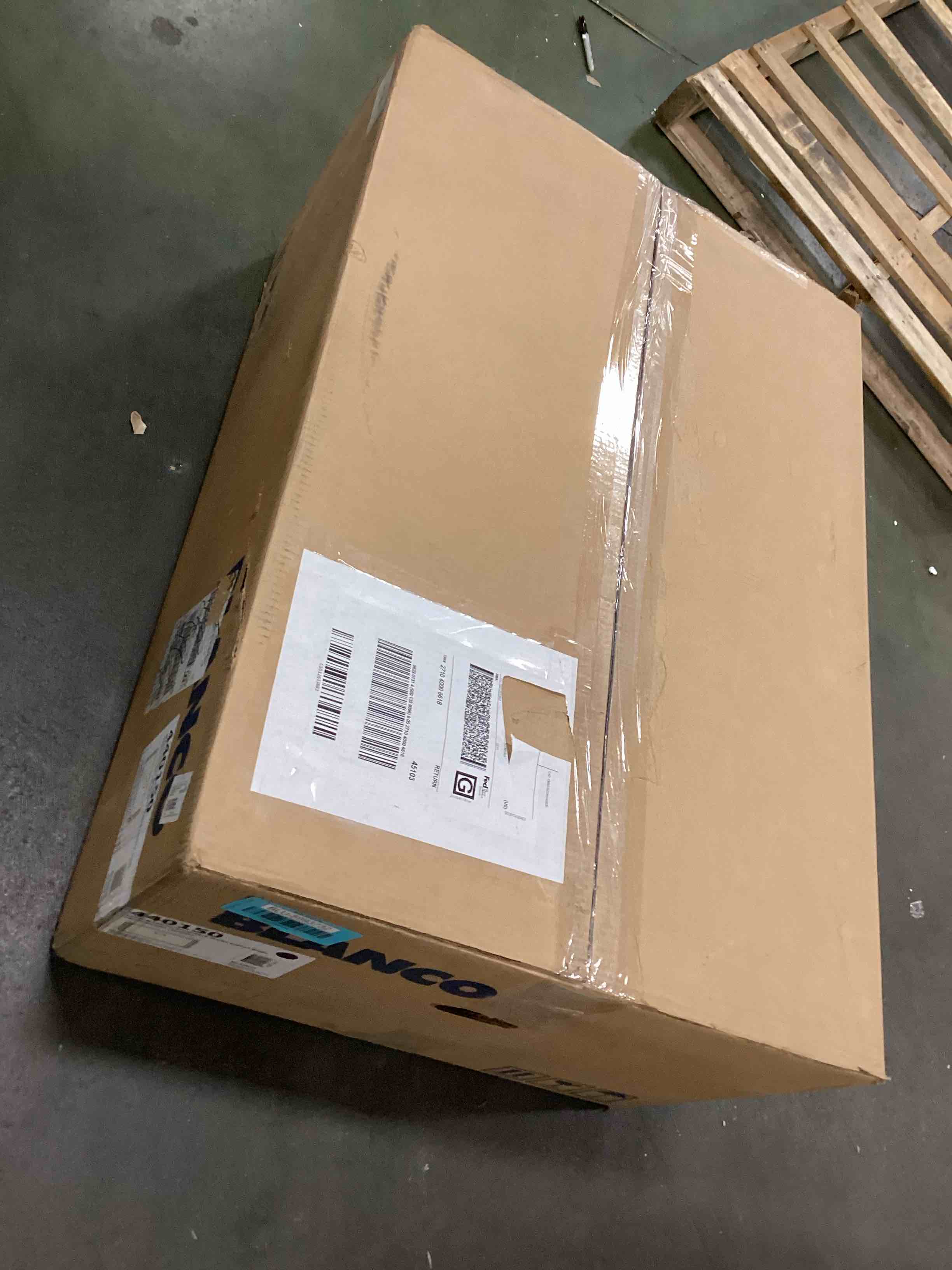 https://s3.amazonaws.com/lotting-images-prod/bidfta/BLU5993732_1709134949509.jpeg