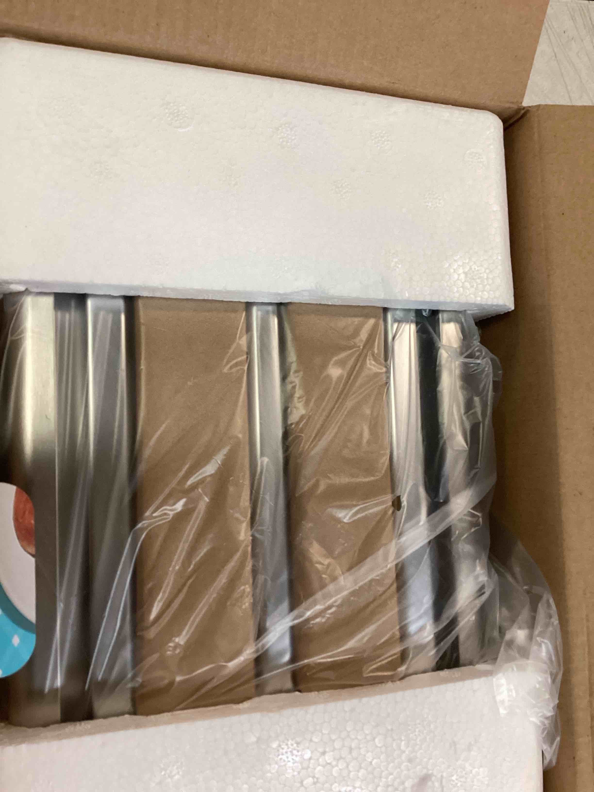 https://s3.amazonaws.com/lotting-images-prod/bidfta/BLU5994553_1708528869112.jpeg