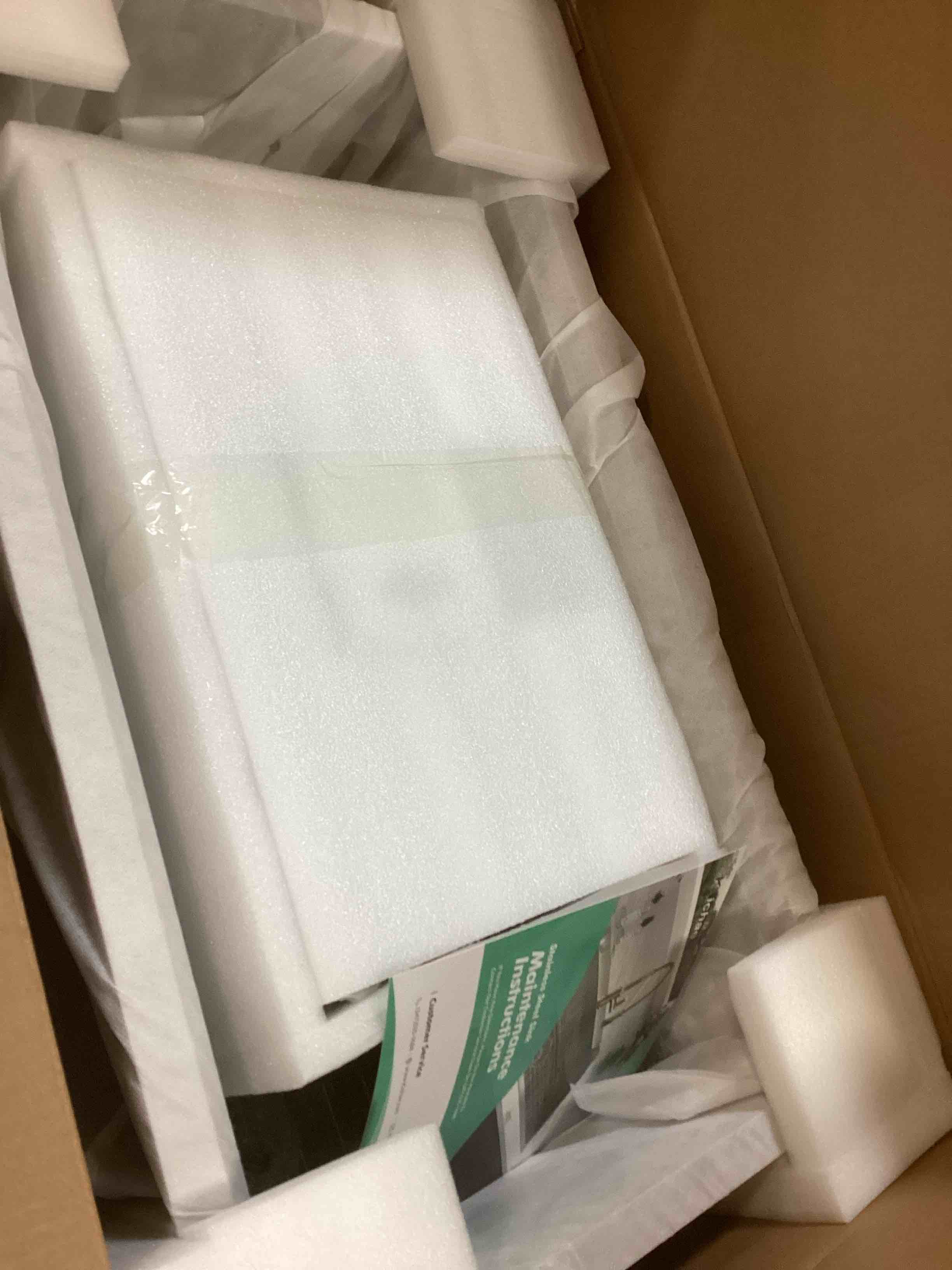 https://s3.amazonaws.com/lotting-images-prod/bidfta/BLU5994677_1708544447848.jpeg