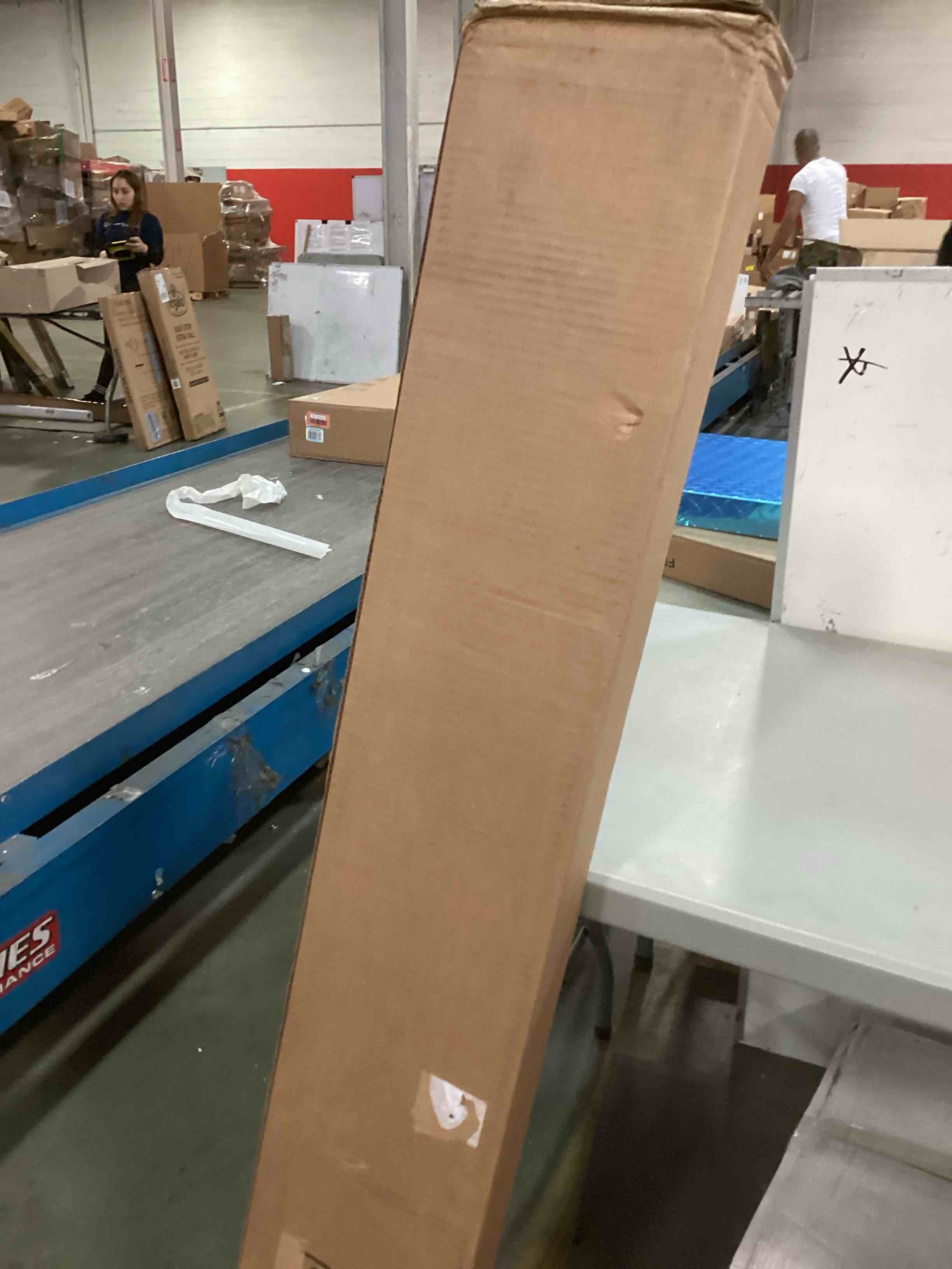 https://s3.amazonaws.com/lotting-images-prod/bidfta/BLU5994974_1708696078125.jpeg