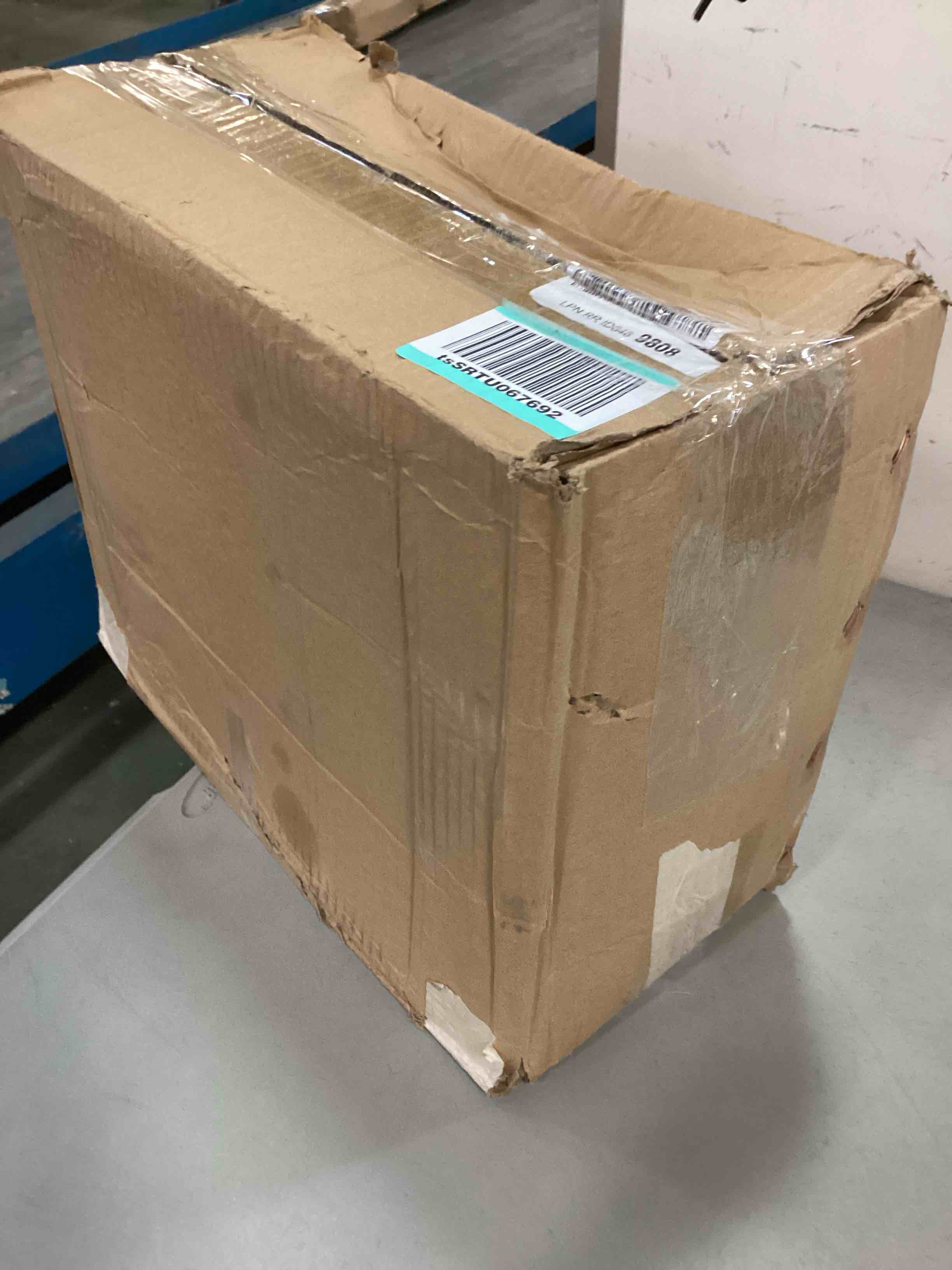 https://s3.amazonaws.com/lotting-images-prod/bidfta/BLU5995243_1708790976844.jpeg