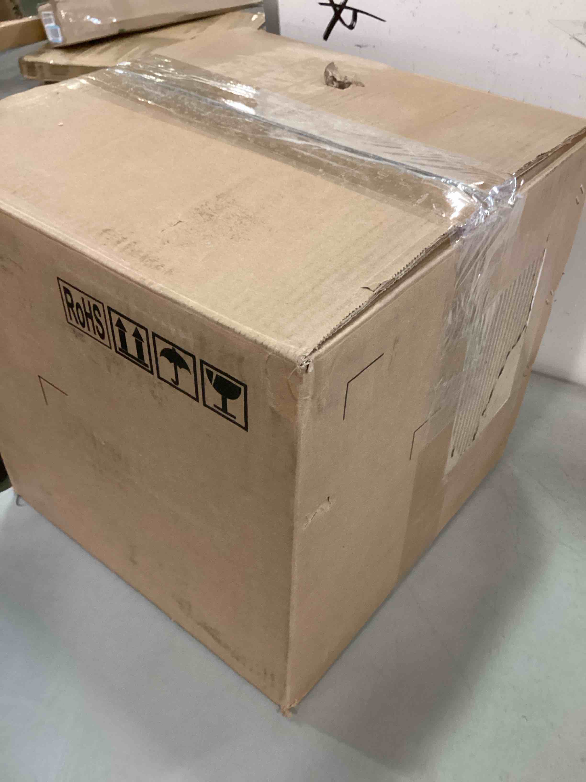 https://s3.amazonaws.com/lotting-images-prod/bidfta/BLU5995347_1708803986678.jpeg