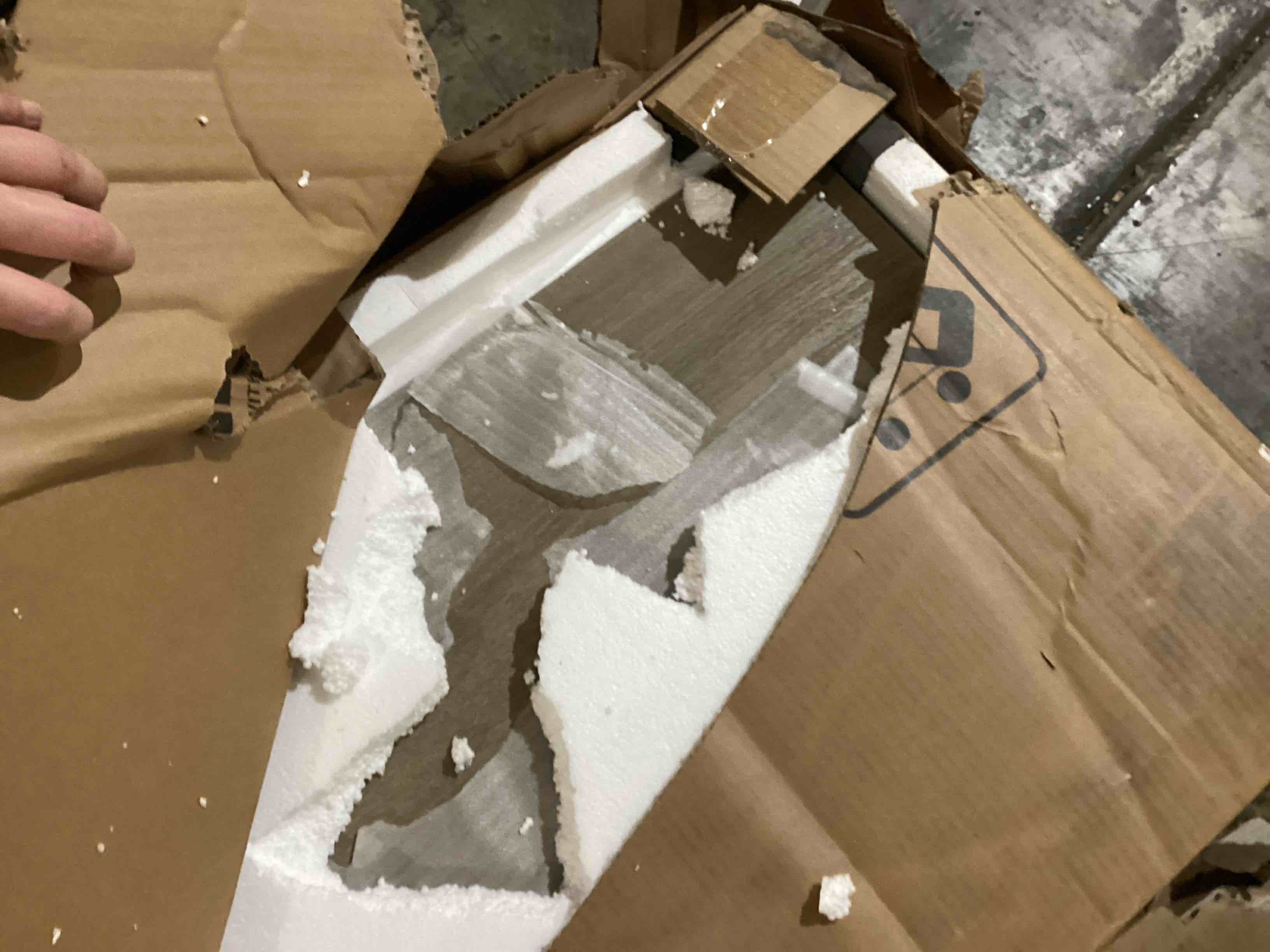 https://s3.amazonaws.com/lotting-images-prod/bidfta/BLU5995947_1715023379943.jpeg
