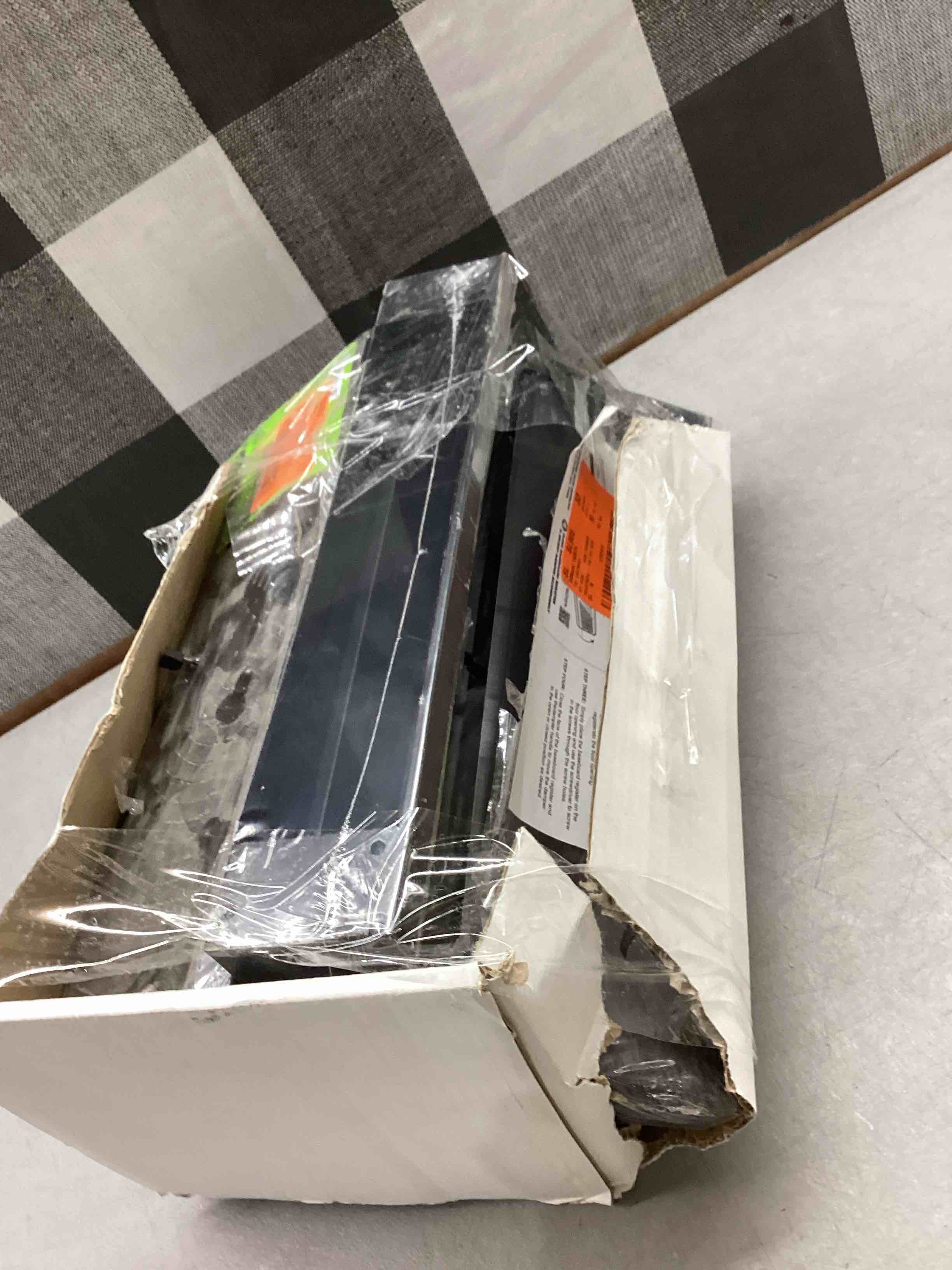 https://s3.amazonaws.com/lotting-images-prod/bidfta/BLU5996901_1717162259692.jpeg
