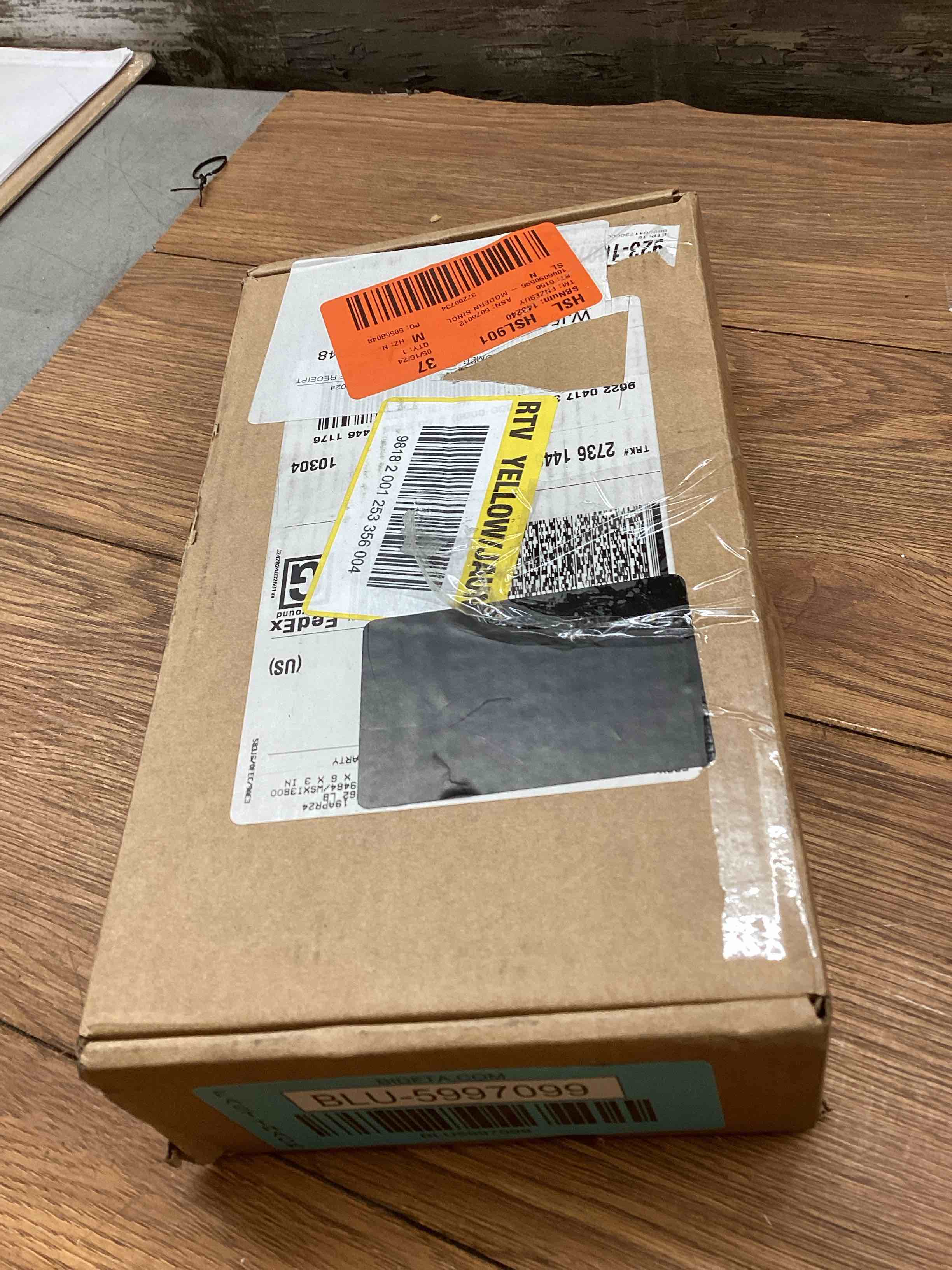 https://s3.amazonaws.com/lotting-images-prod/bidfta/BLU5997099_1717695123087.jpeg