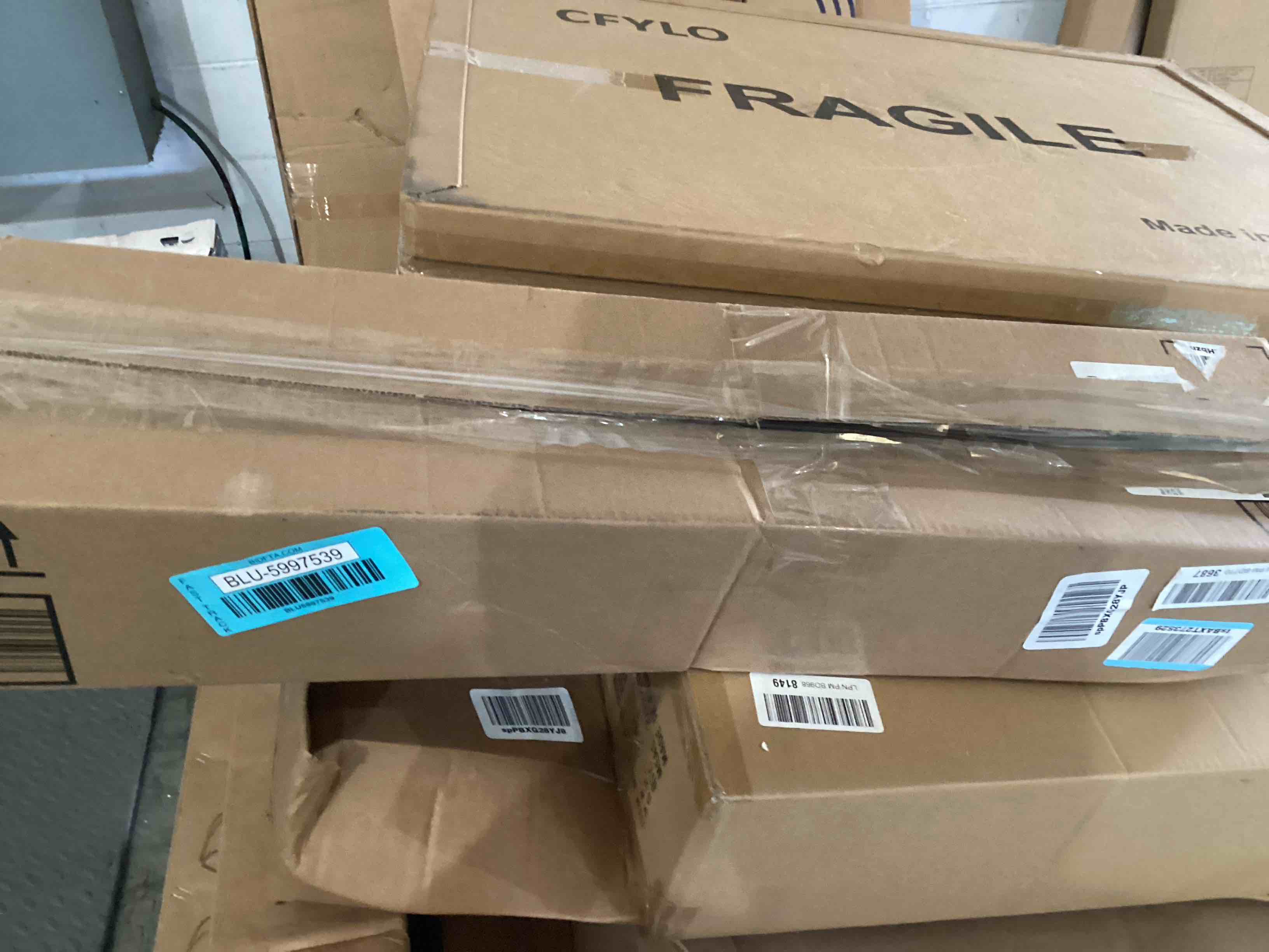 https://s3.amazonaws.com/lotting-images-prod/bidfta/BLU5997539_1731002015092.jpeg