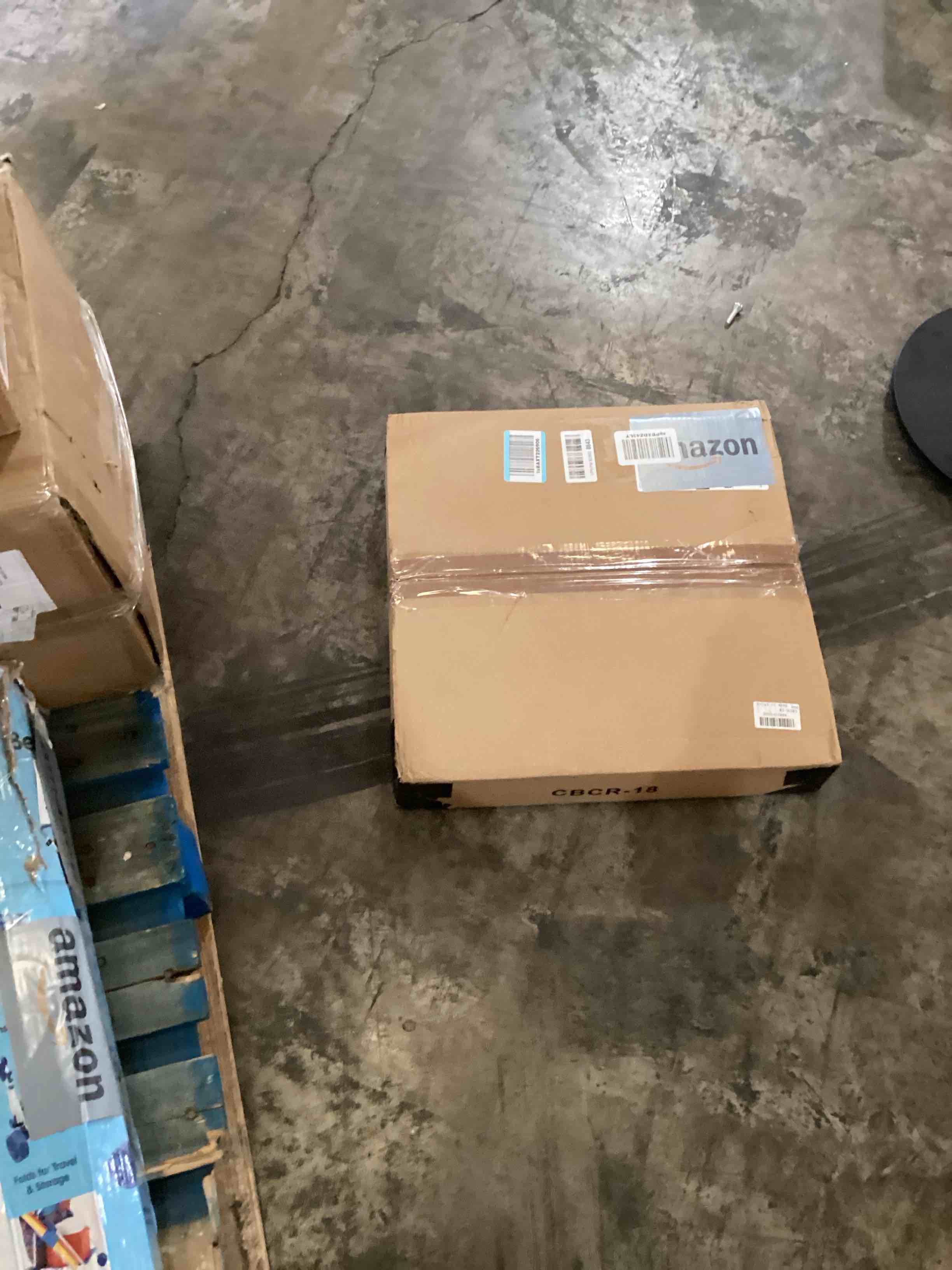 https://s3.amazonaws.com/lotting-images-prod/bidfta/BLU5999204_1727112354369.jpeg