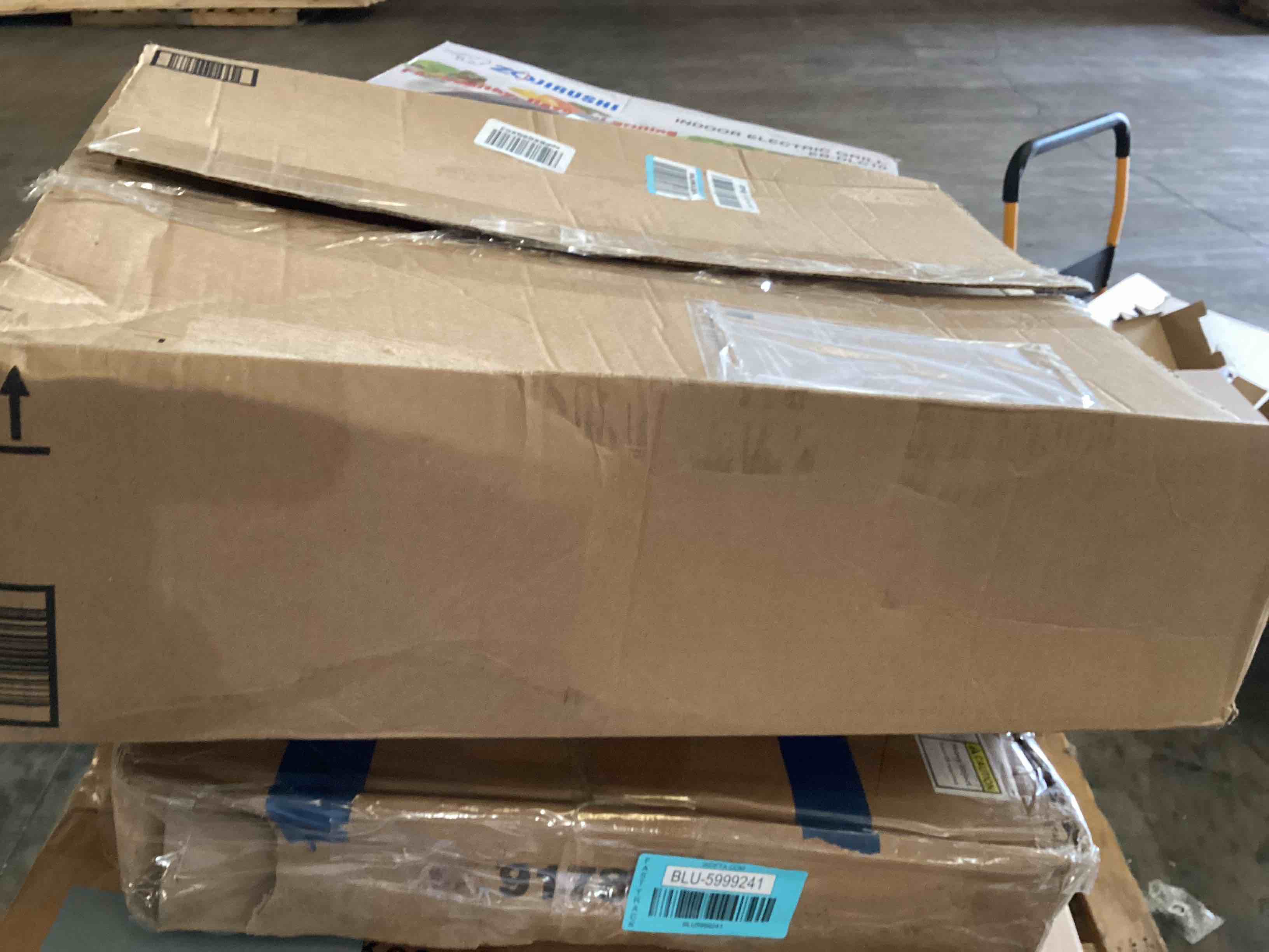 https://s3.amazonaws.com/lotting-images-prod/bidfta/BLU5999240_1727118455474.jpeg