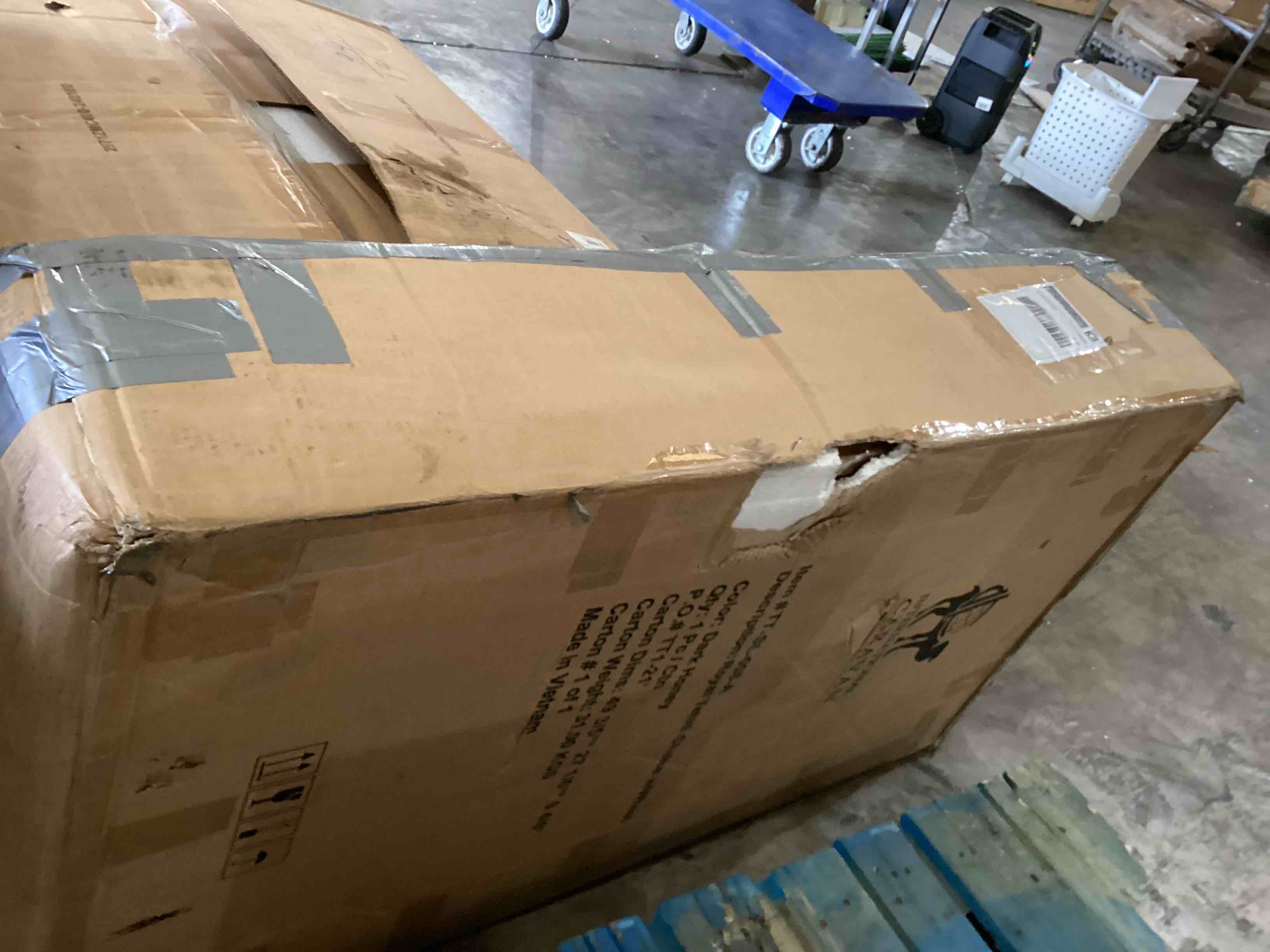 https://s3.amazonaws.com/lotting-images-prod/bidfta/BLU5999473_1727291953696.jpeg