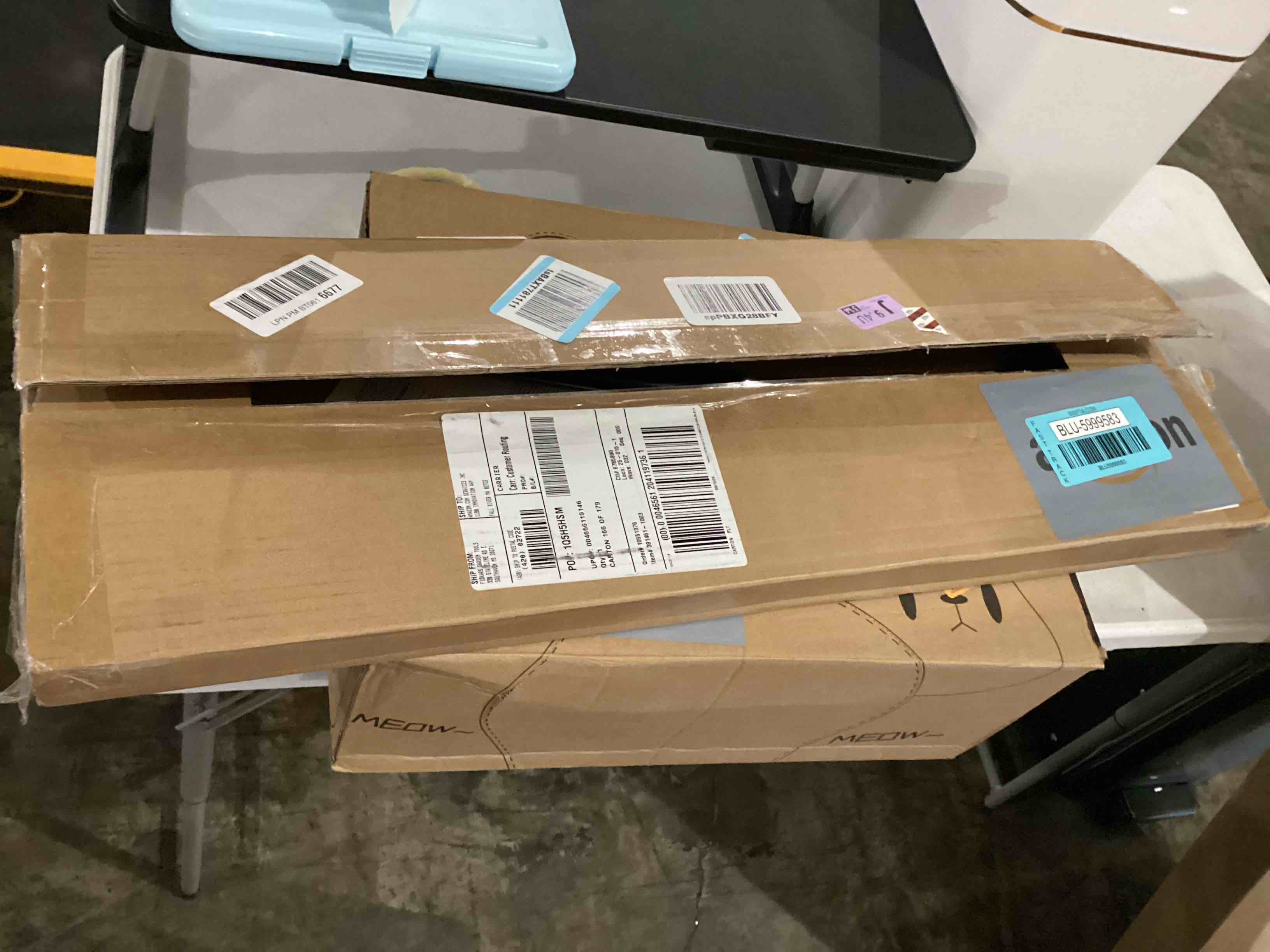 https://s3.amazonaws.com/lotting-images-prod/bidfta/BLU5999583_1727439778169.jpeg