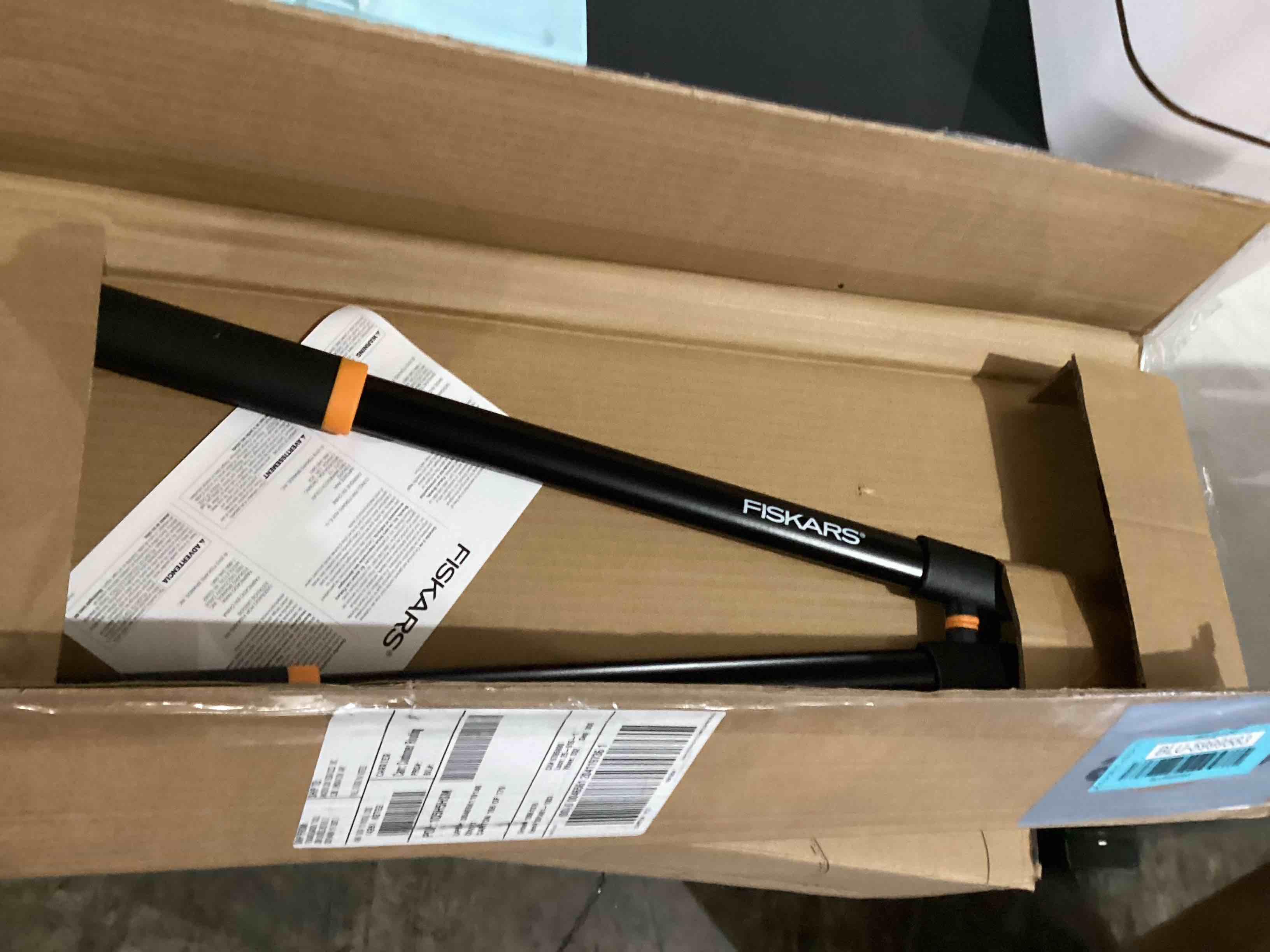 https://s3.amazonaws.com/lotting-images-prod/bidfta/BLU5999583_1727439782914.jpeg