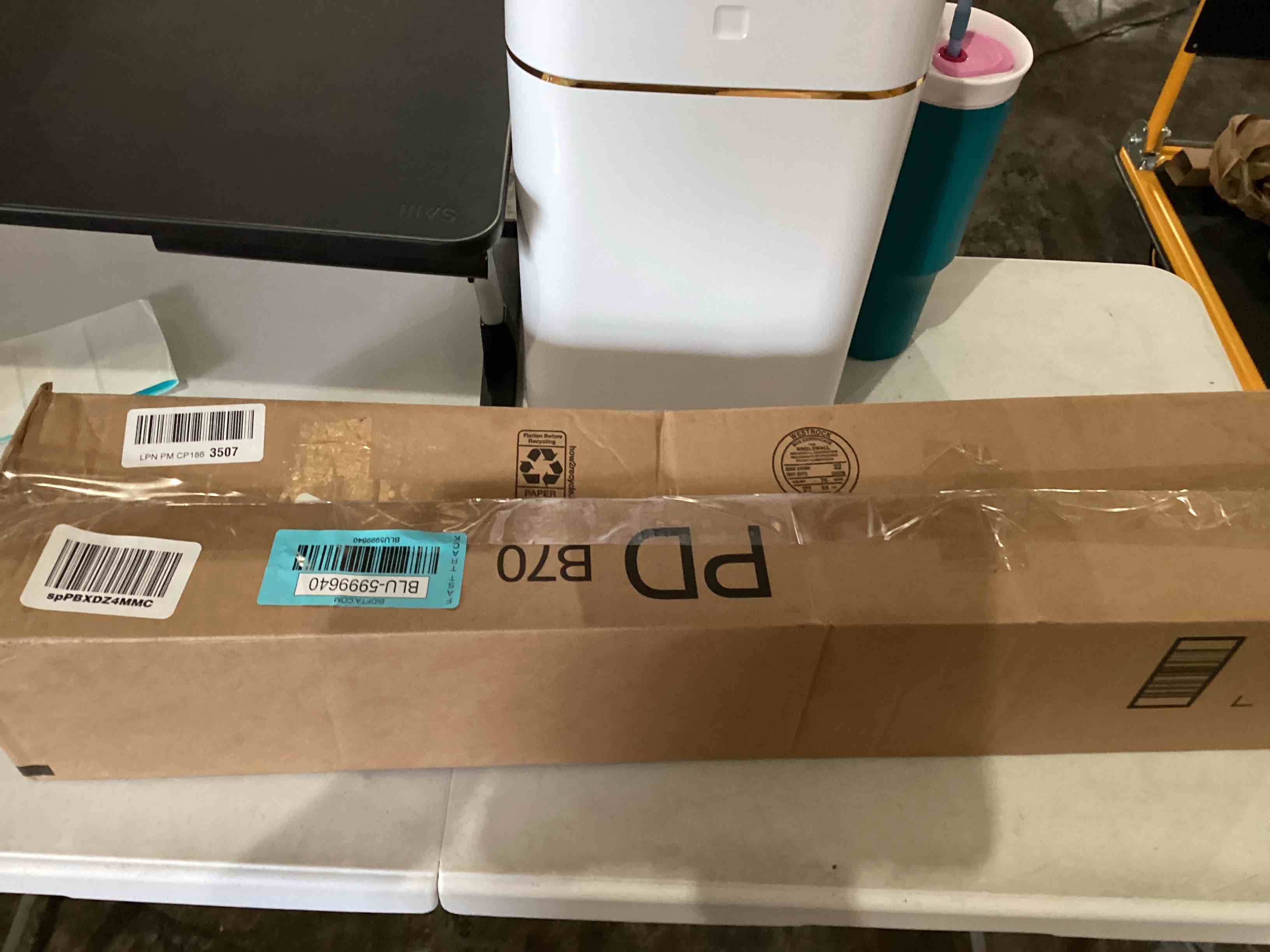 https://s3.amazonaws.com/lotting-images-prod/bidfta/BLU5999640_1727448606874.jpeg