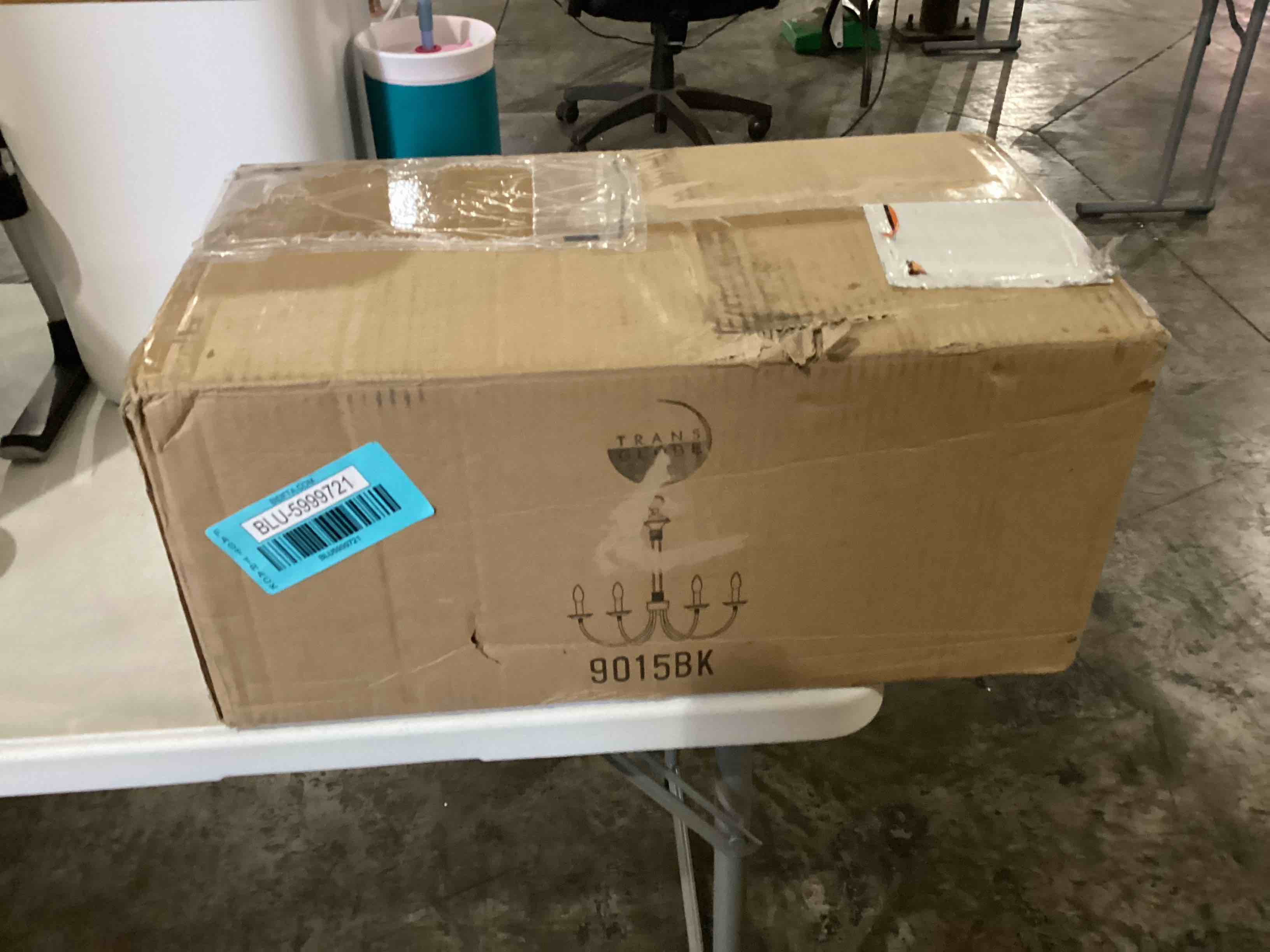 https://s3.amazonaws.com/lotting-images-prod/bidfta/BLU5999721_1727698319990.jpeg