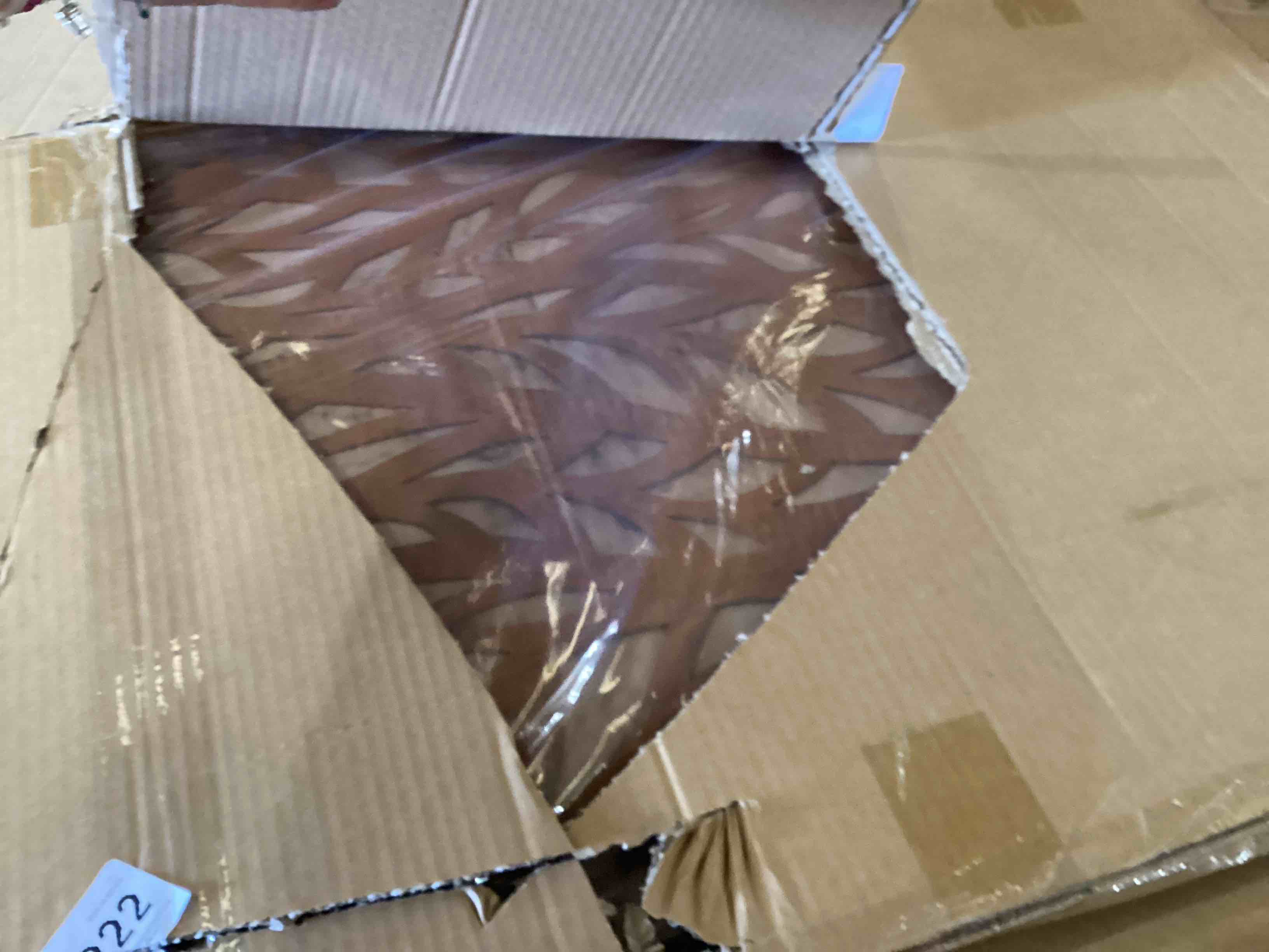 https://s3.amazonaws.com/lotting-images-prod/bidfta/BLU5999788_1727723215866.jpeg