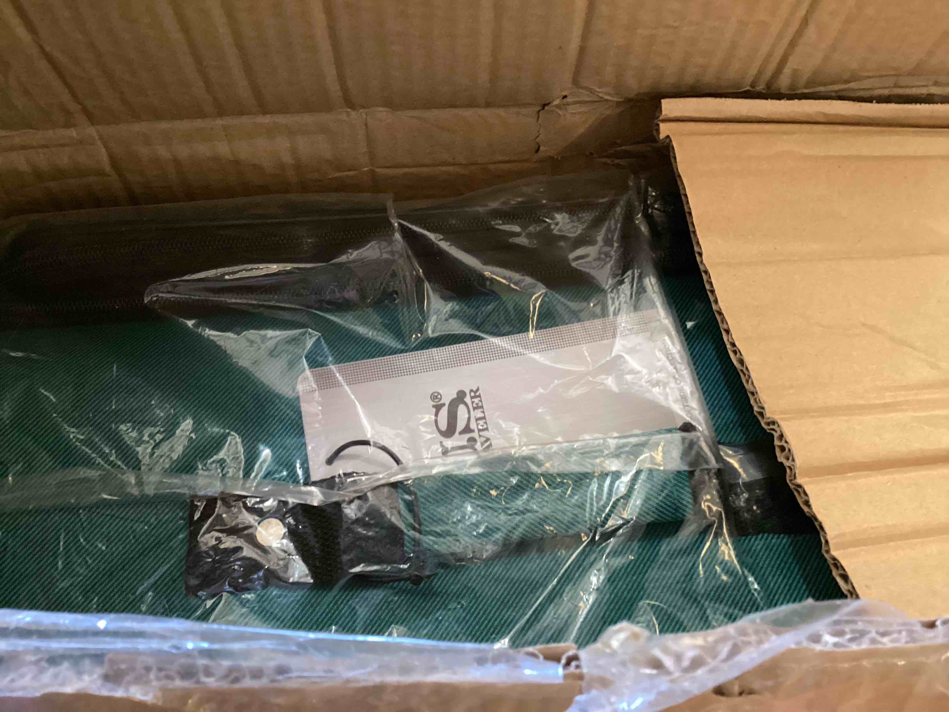 https://s3.amazonaws.com/lotting-images-prod/bidfta/BLU6000259_1728054694948.jpeg