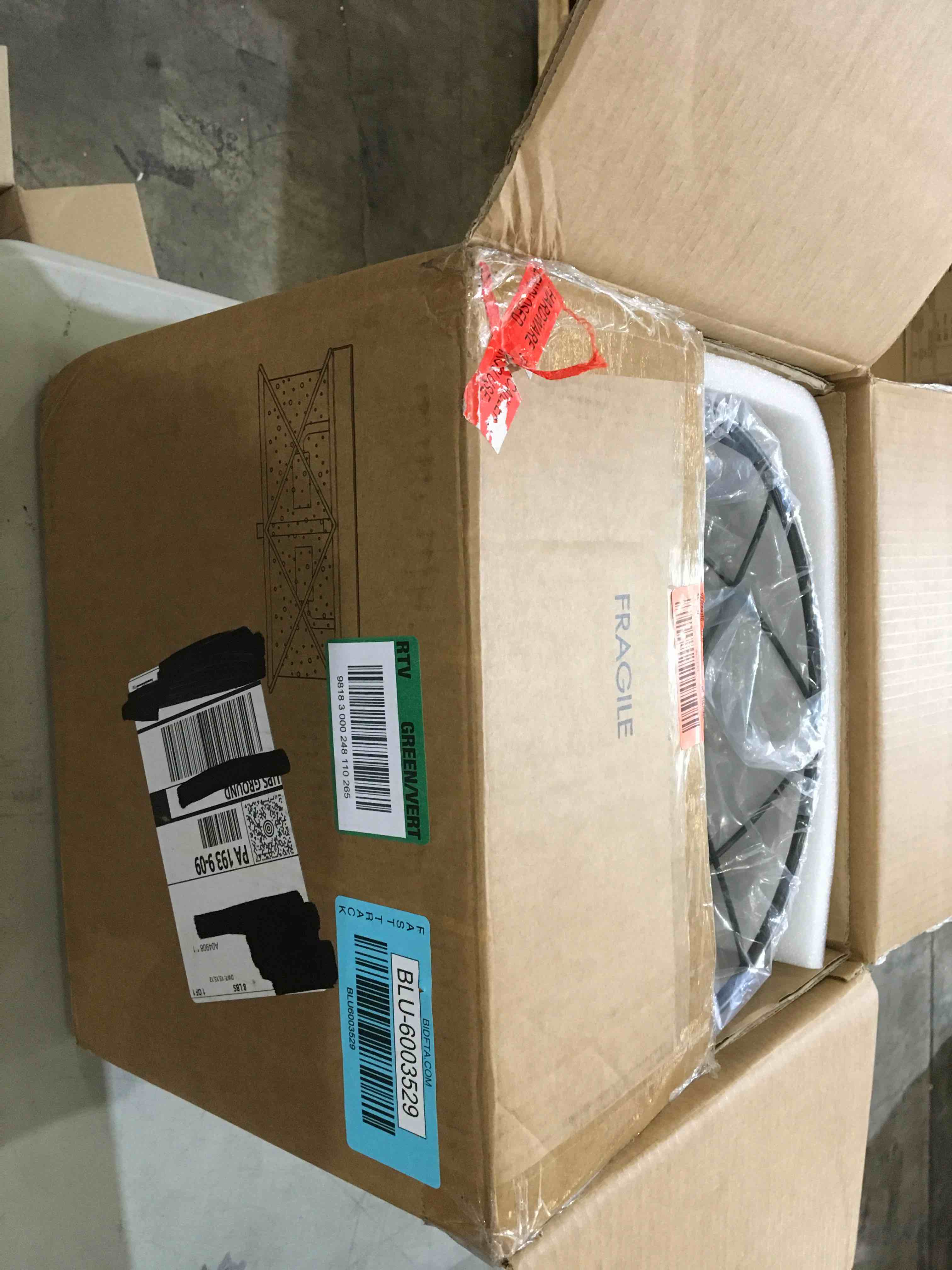https://s3.amazonaws.com/lotting-images-prod/bidfta/BLU6003529_1715863910705.jpeg