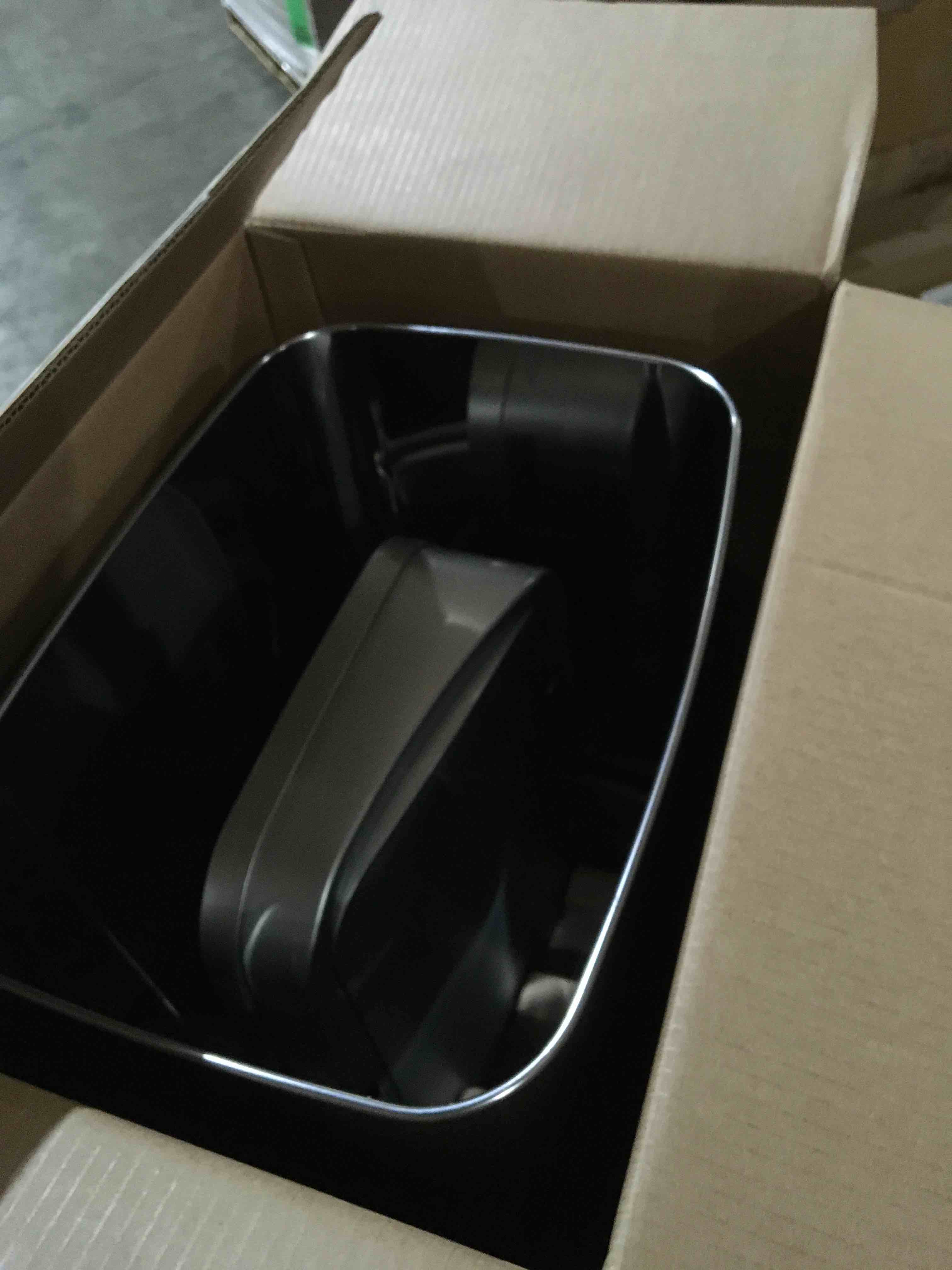 https://s3.amazonaws.com/lotting-images-prod/bidfta/BLU6003640_1715951101499.jpeg