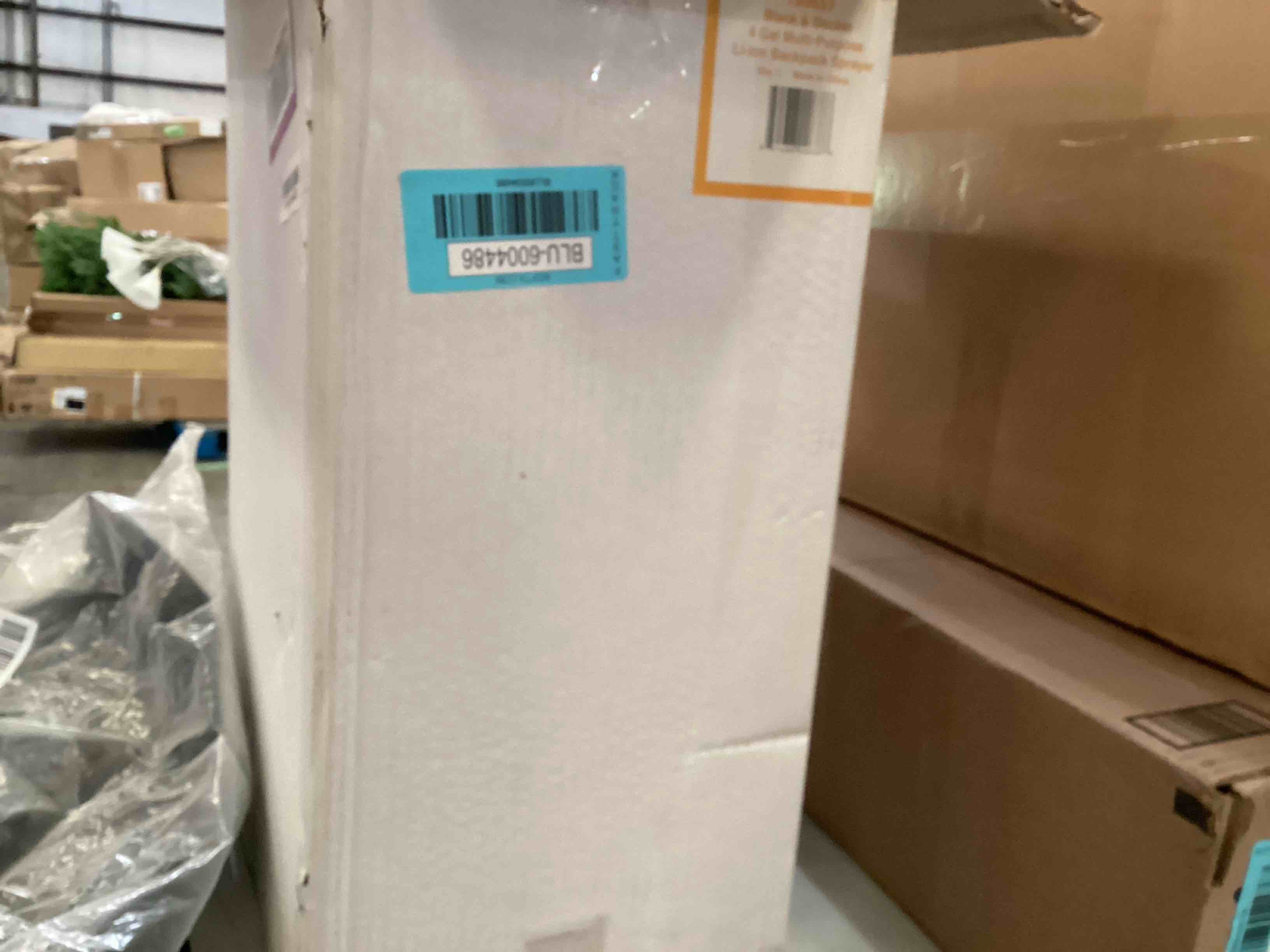 https://s3.amazonaws.com/lotting-images-prod/bidfta/BLU6004486_1718046393378.jpeg