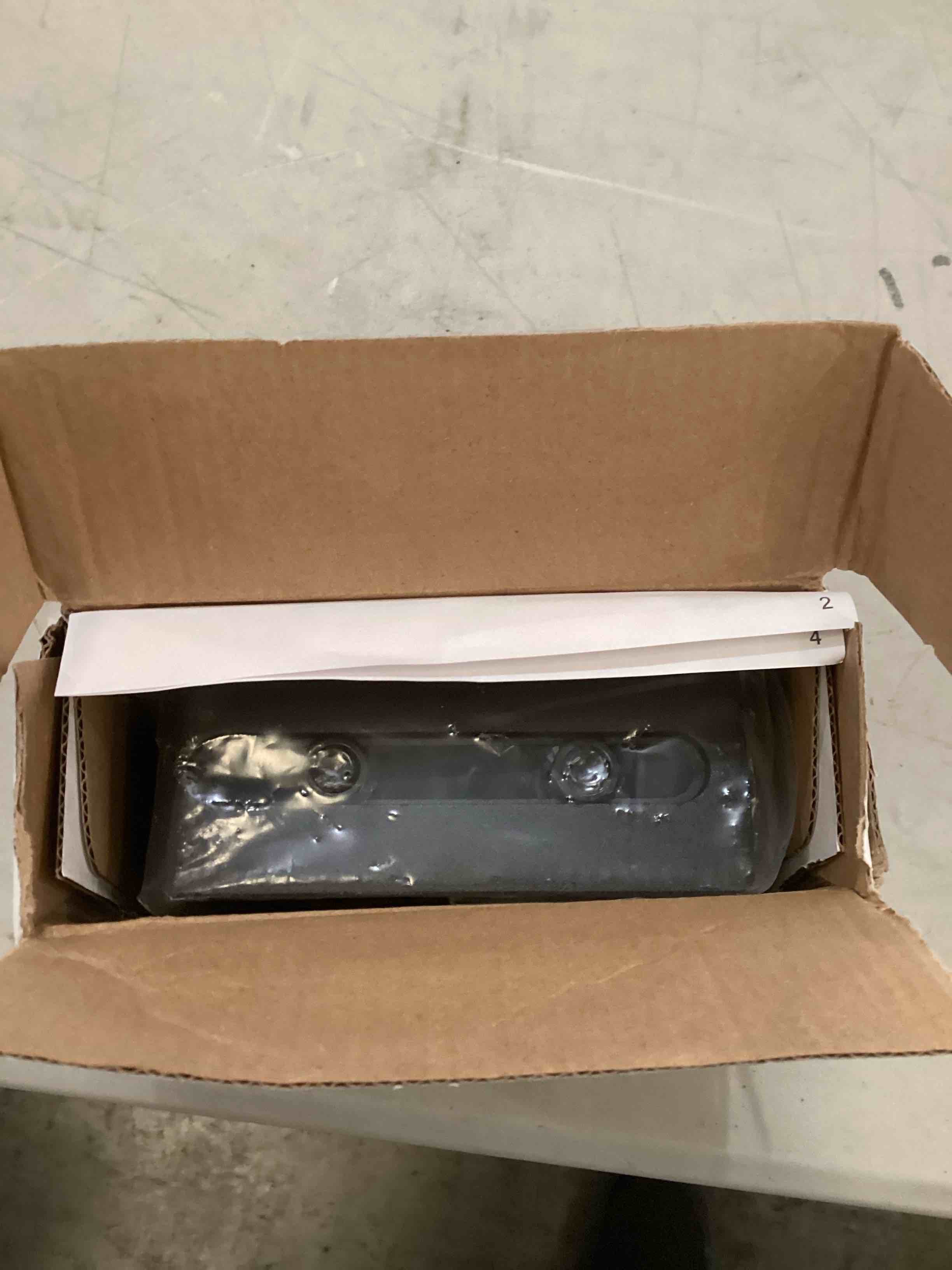 https://s3.amazonaws.com/lotting-images-prod/bidfta/BLU6004524_1718133769284.jpeg