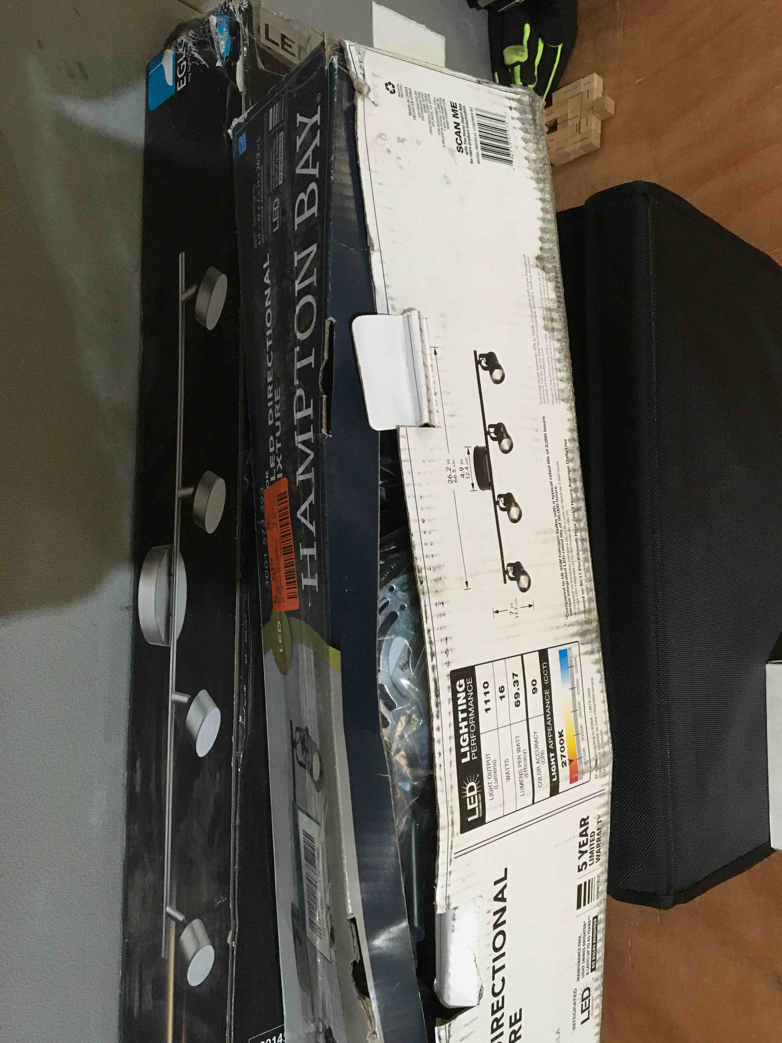 https://s3.amazonaws.com/lotting-images-prod/bidfta/BLU6005076_1716408749615.jpeg