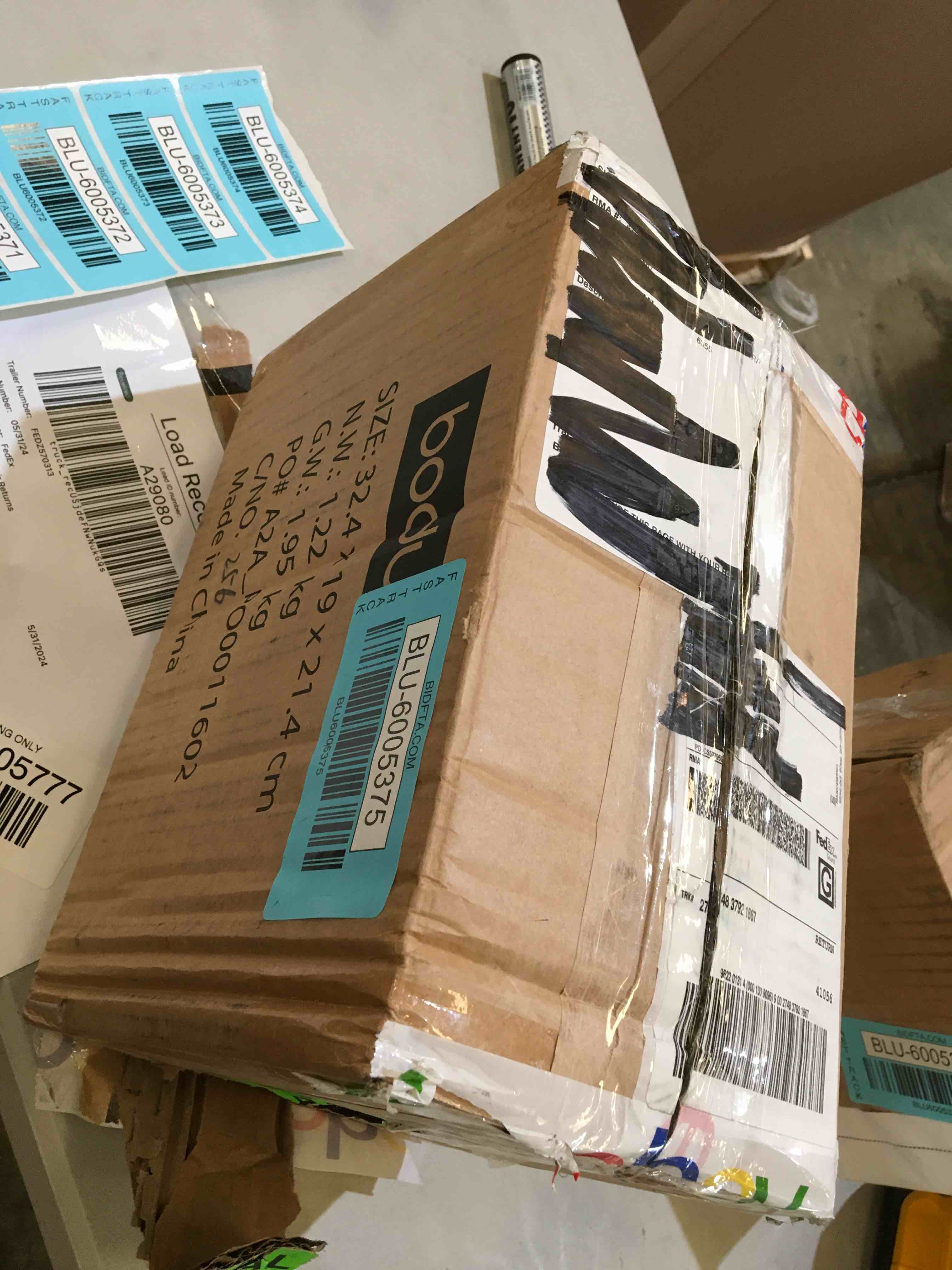https://s3.amazonaws.com/lotting-images-prod/bidfta/BLU6005375_1717434315808.jpeg