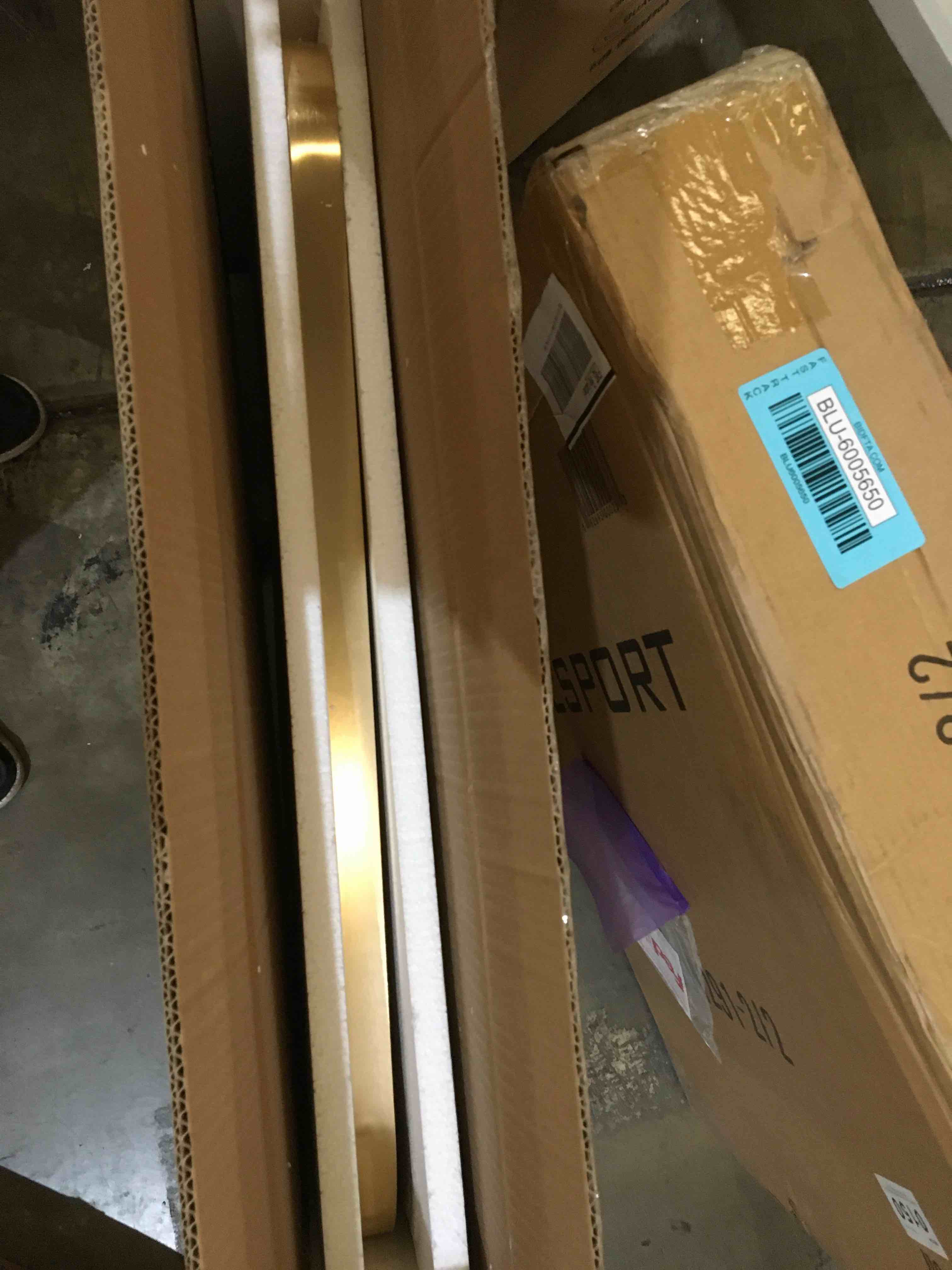 https://s3.amazonaws.com/lotting-images-prod/bidfta/BLU6005648_1718128585488.jpeg