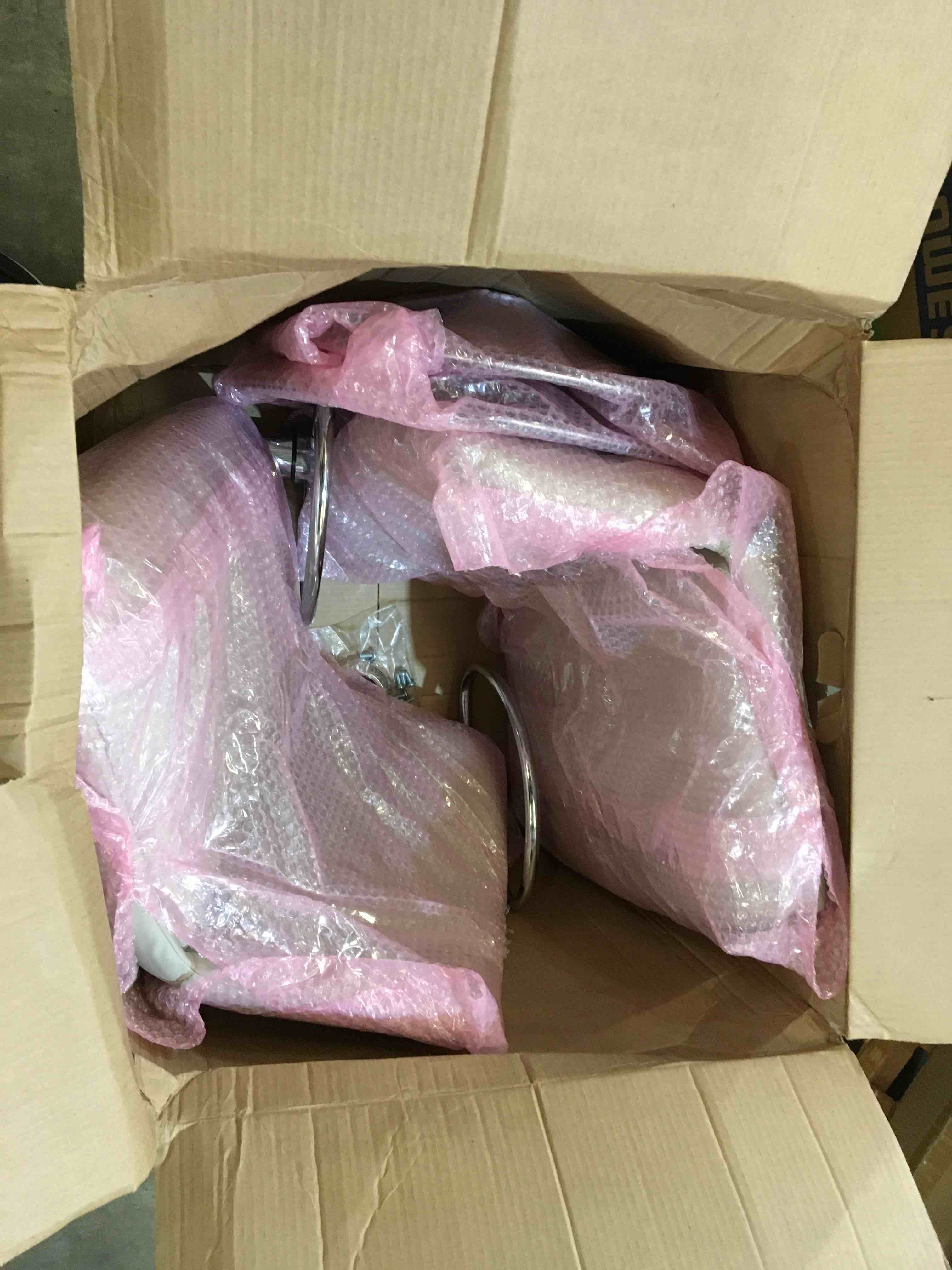 https://s3.amazonaws.com/lotting-images-prod/bidfta/BLU6005652_1718130904421.jpeg