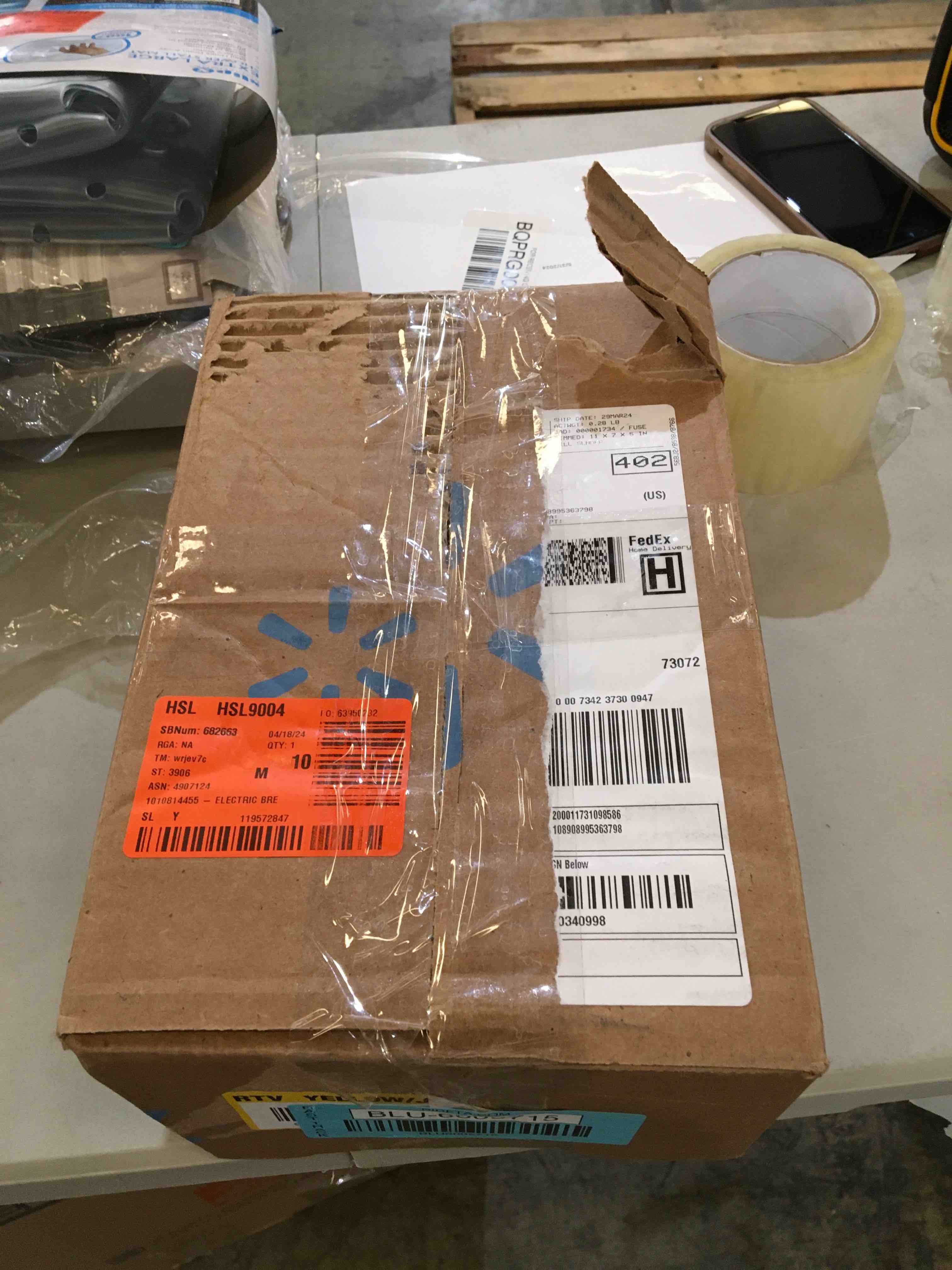 https://s3.amazonaws.com/lotting-images-prod/bidfta/BLU6005715_1718204471975.jpeg