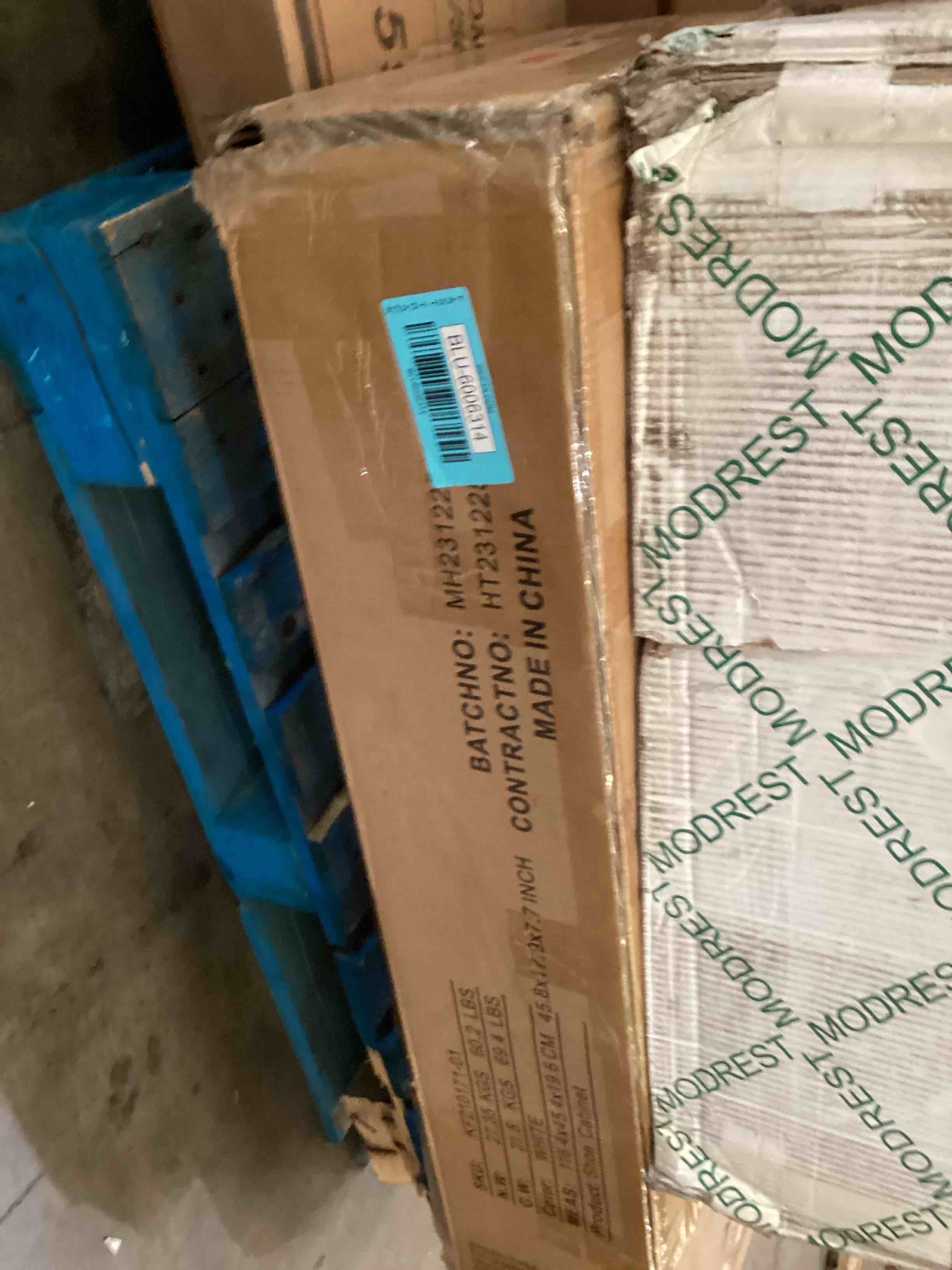 https://s3.amazonaws.com/lotting-images-prod/bidfta/BLU6006314_1719852988155.jpeg