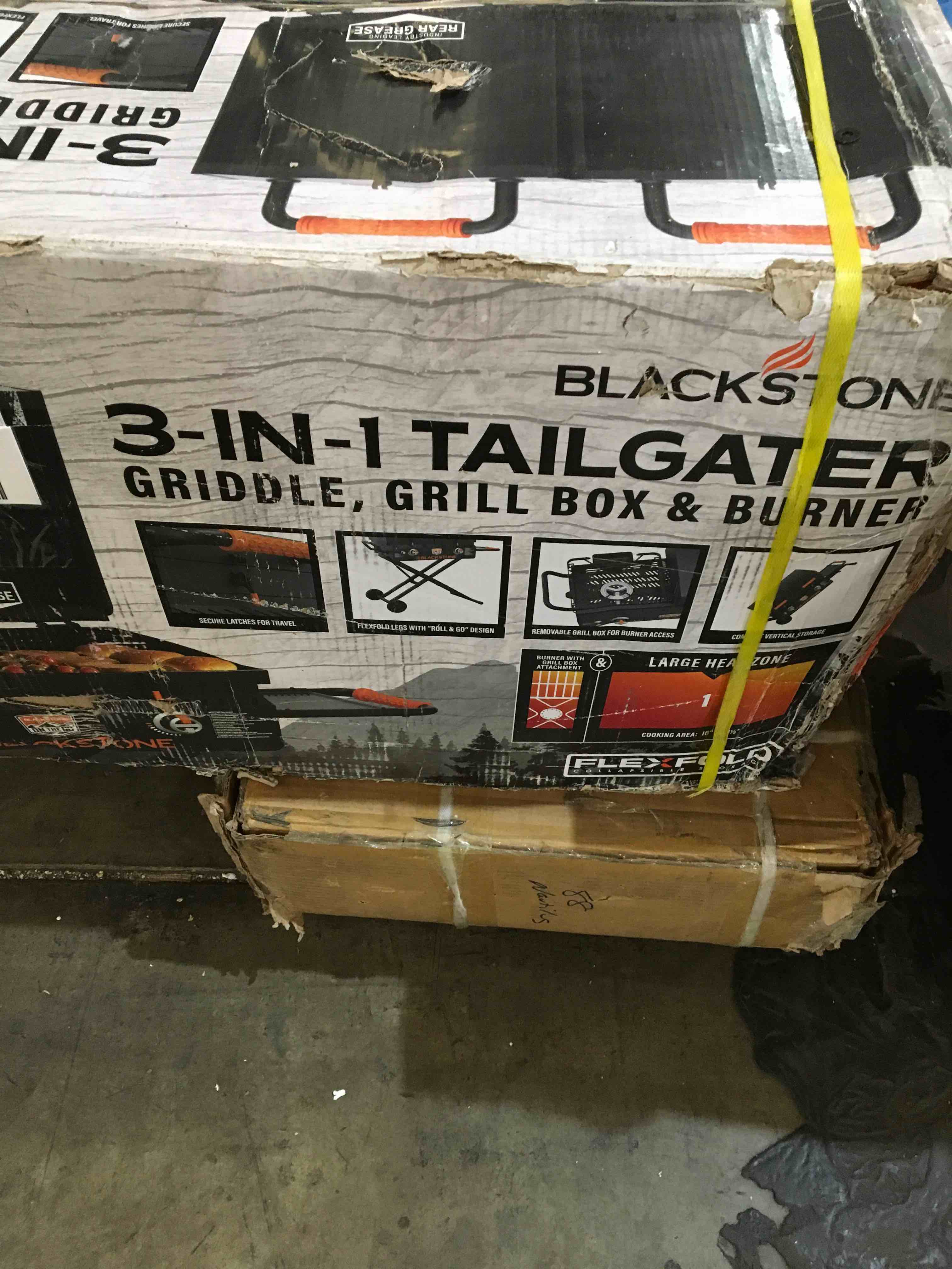 Blackstone 17" On The Go 3-IN-1 Propane Gas Tailgater Griddle / Grill Box and Burner