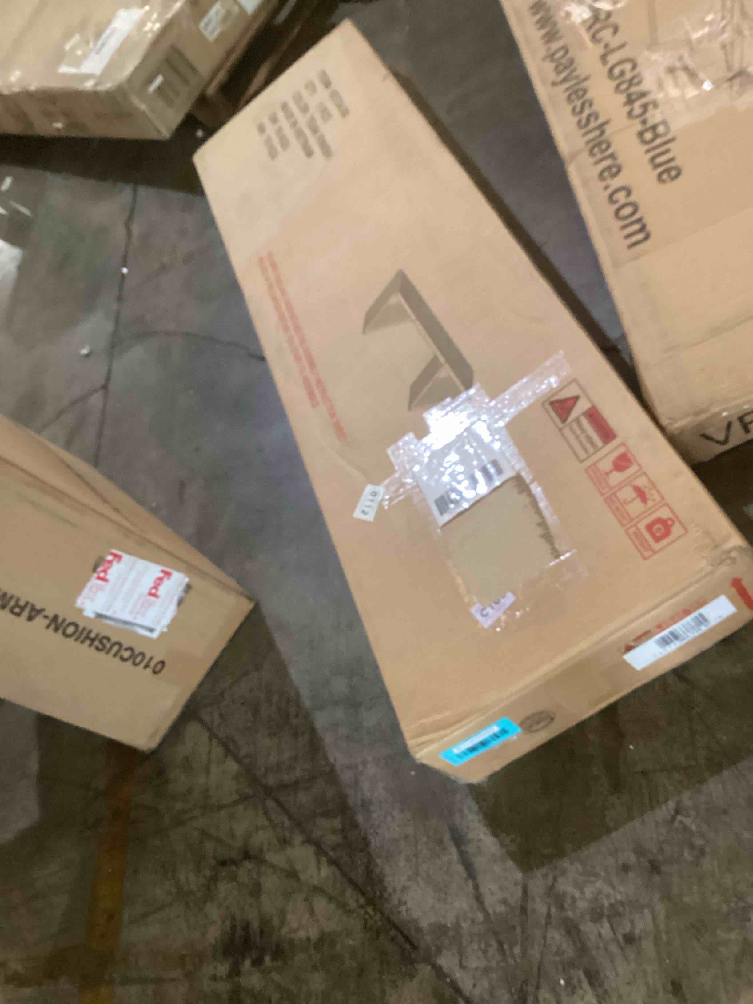 https://s3.amazonaws.com/lotting-images-prod/bidfta/BLU6006693_1722948064614.jpeg
