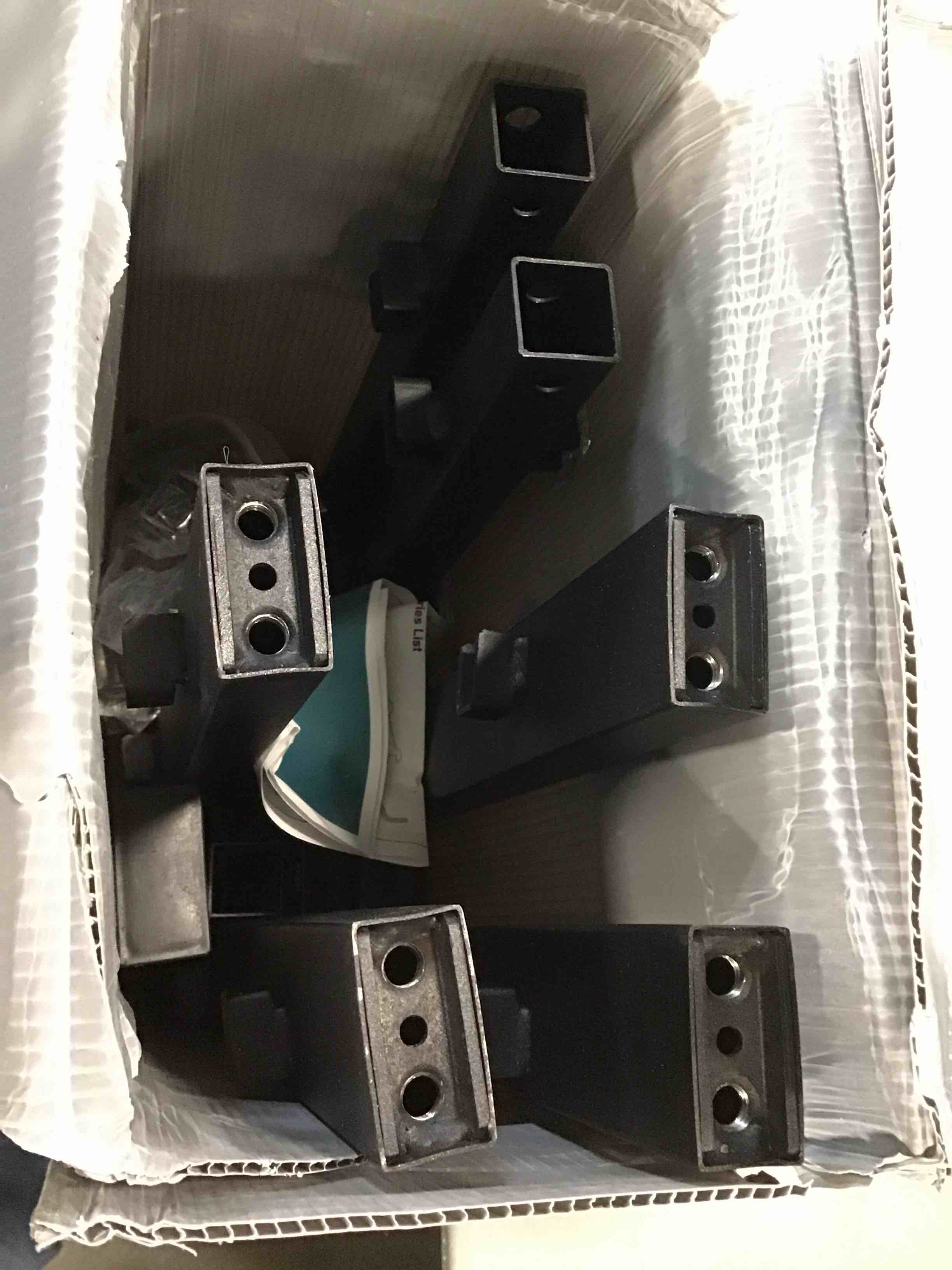https://s3.amazonaws.com/lotting-images-prod/bidfta/BLU6007953_1707937950991.jpeg