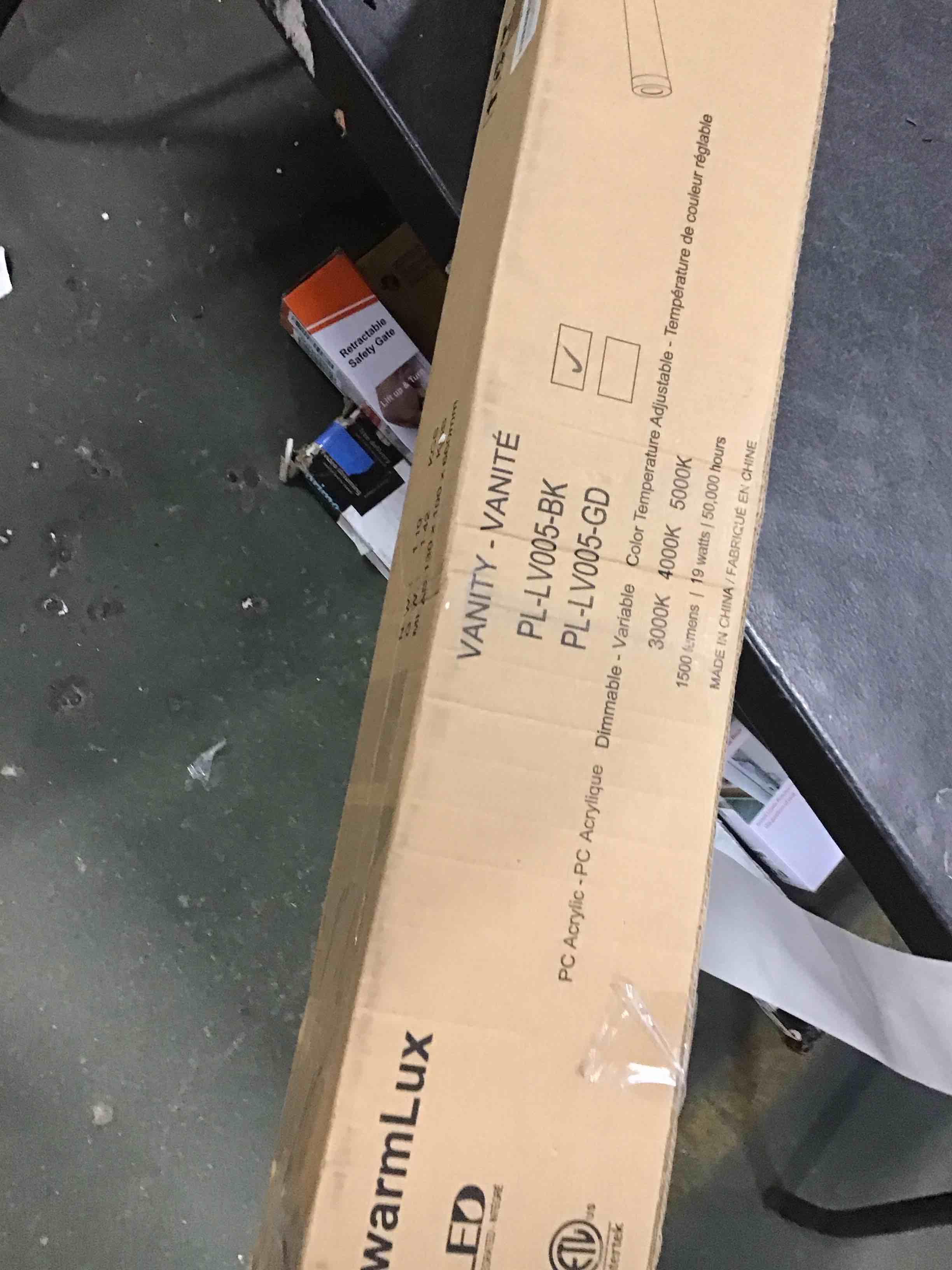 https://s3.amazonaws.com/lotting-images-prod/bidfta/BLU6008028_1708001055668.jpeg