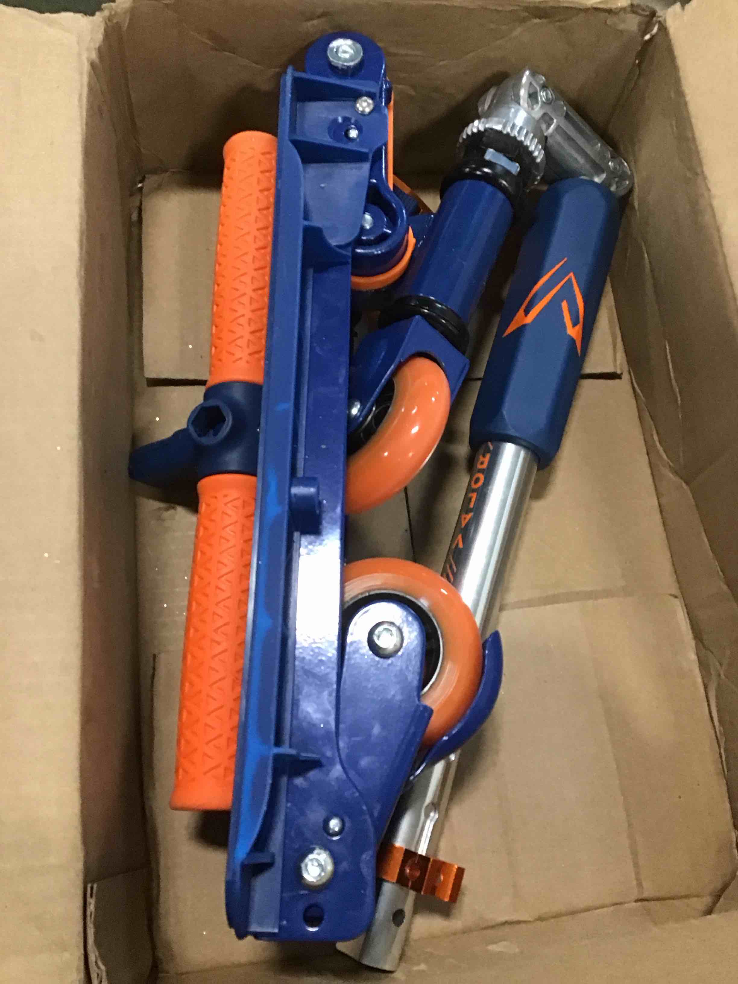 https://s3.amazonaws.com/lotting-images-prod/bidfta/BLU6008299_1708094548472.jpeg