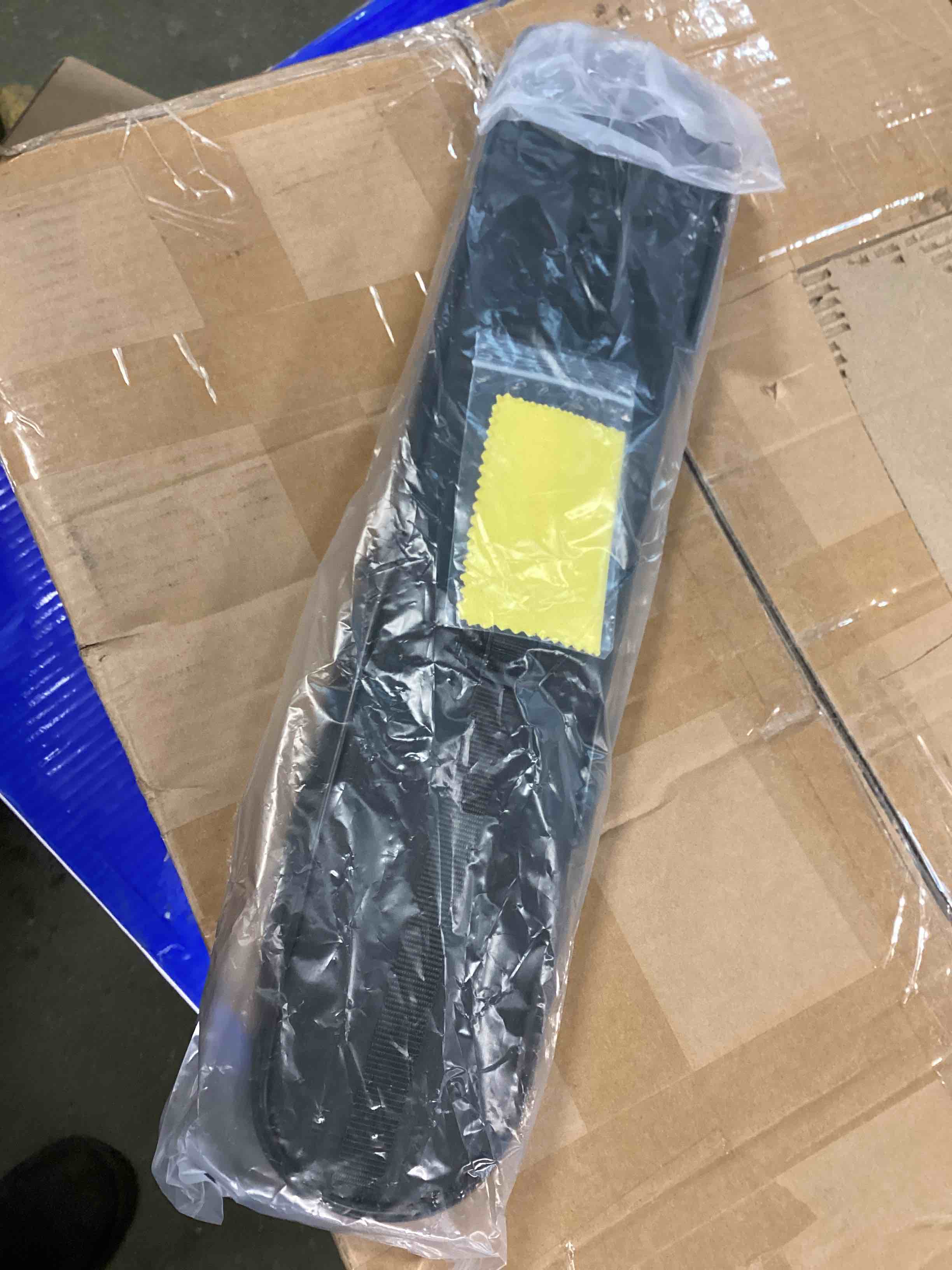 https://s3.amazonaws.com/lotting-images-prod/bidfta/BLU6009349_1708874725910.jpeg