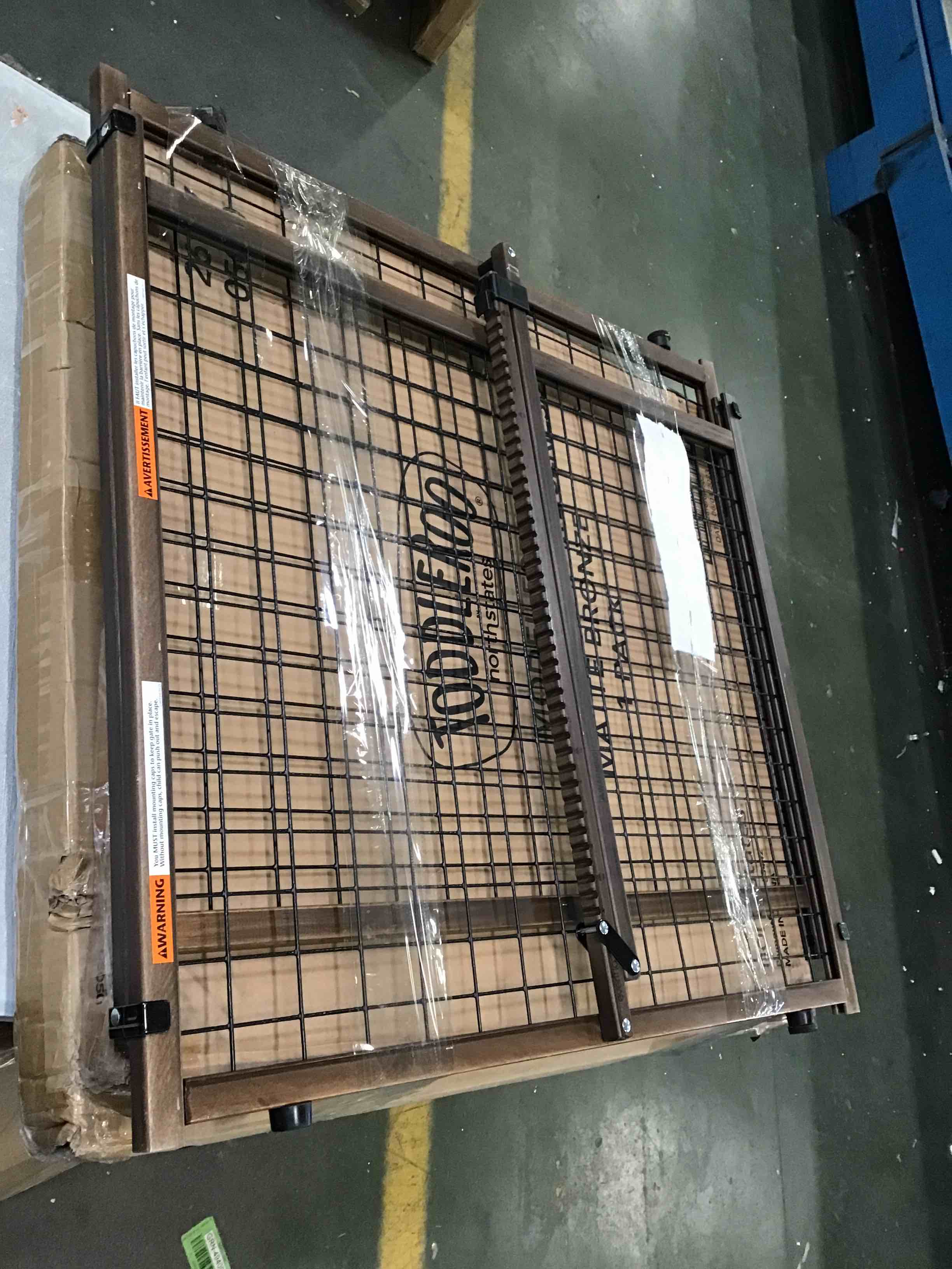 Assorted baby’s gate 