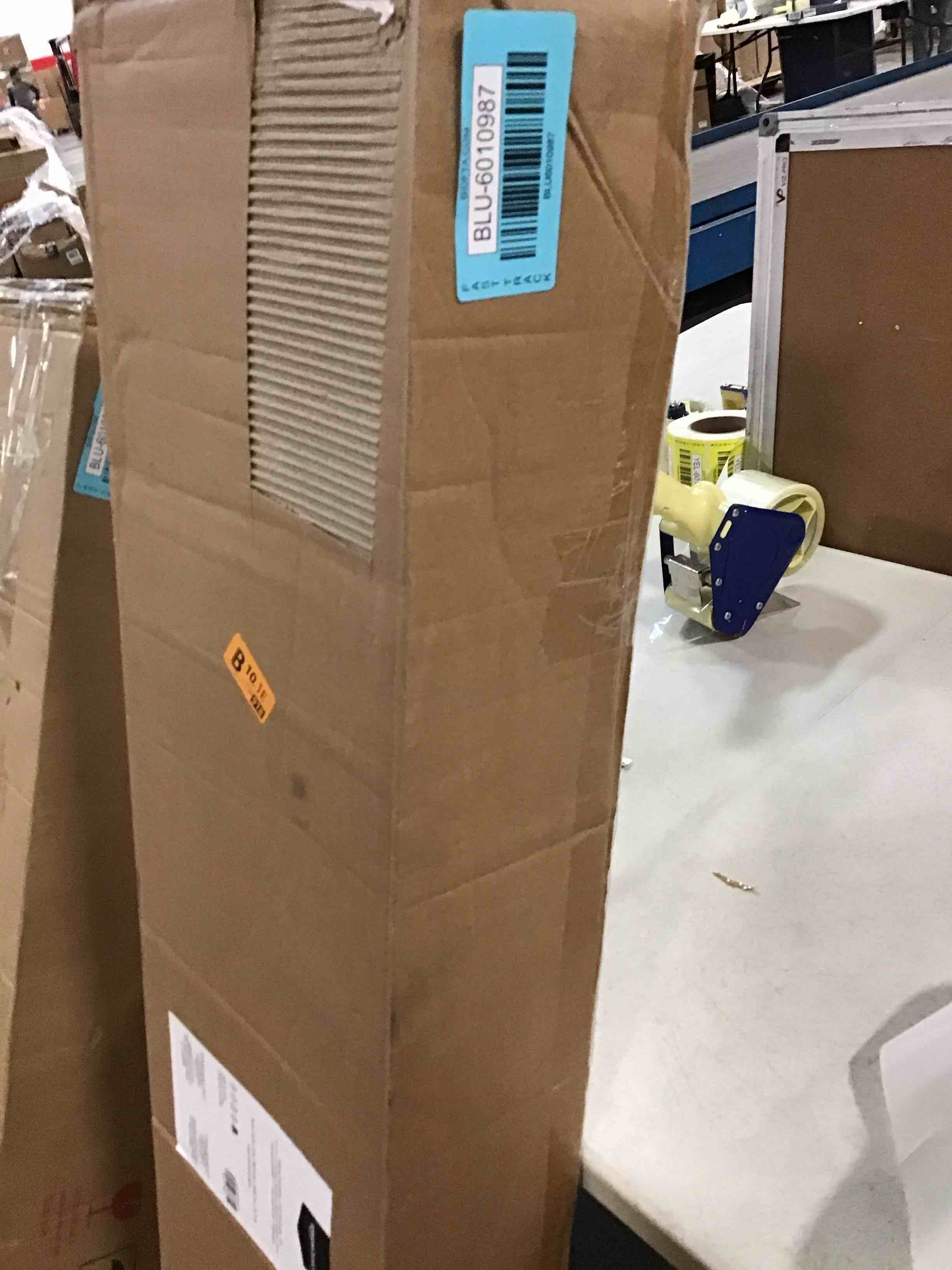 https://s3.amazonaws.com/lotting-images-prod/bidfta/BLU6010987_1708000453889.jpeg