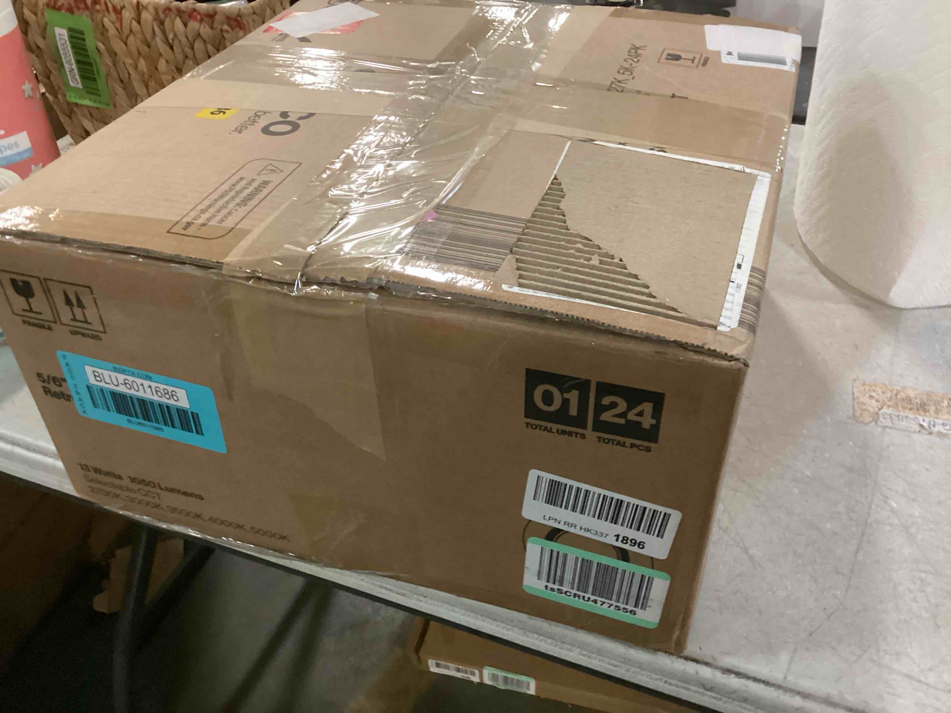 https://s3.amazonaws.com/lotting-images-prod/bidfta/BLU6011686_1708432338410.jpeg