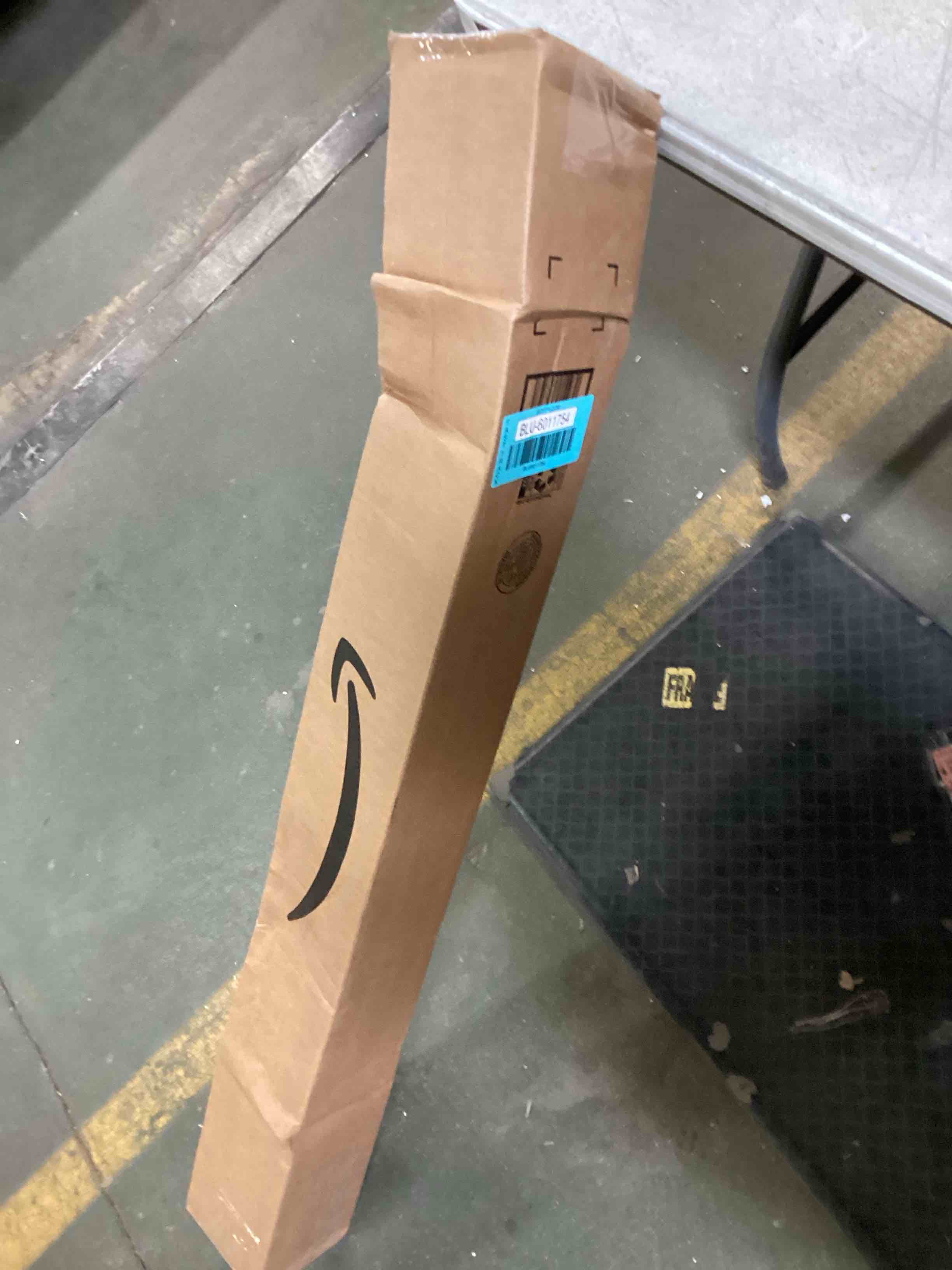 https://s3.amazonaws.com/lotting-images-prod/bidfta/BLU6011754_1708446430157.jpeg