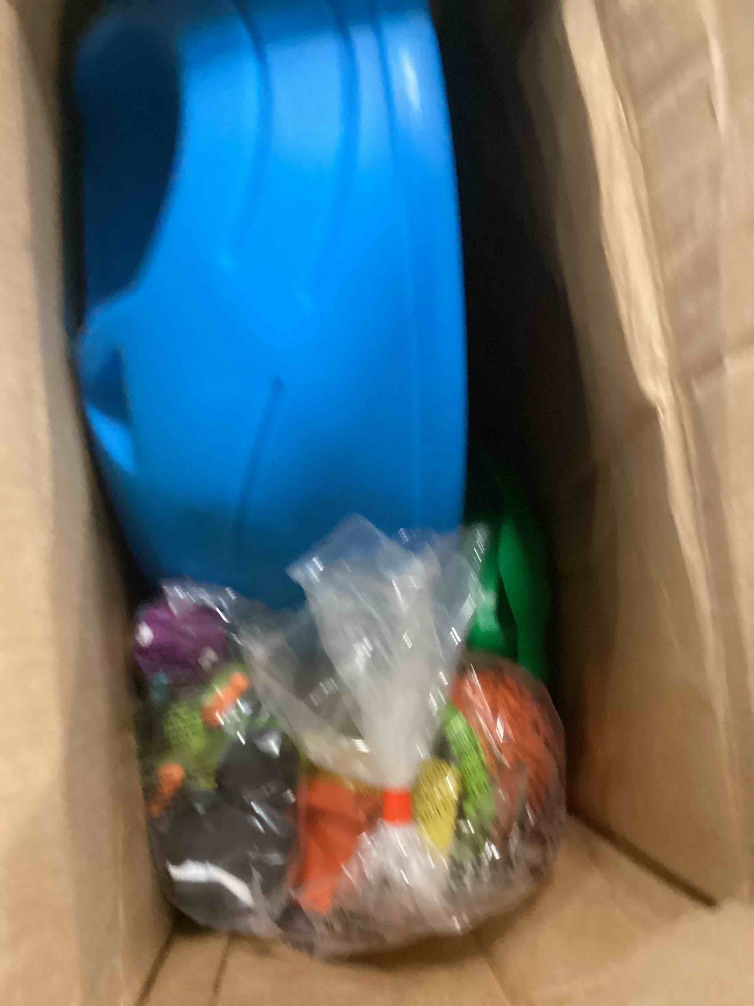 https://s3.amazonaws.com/lotting-images-prod/bidfta/BLU6011900_1708521202733.jpeg