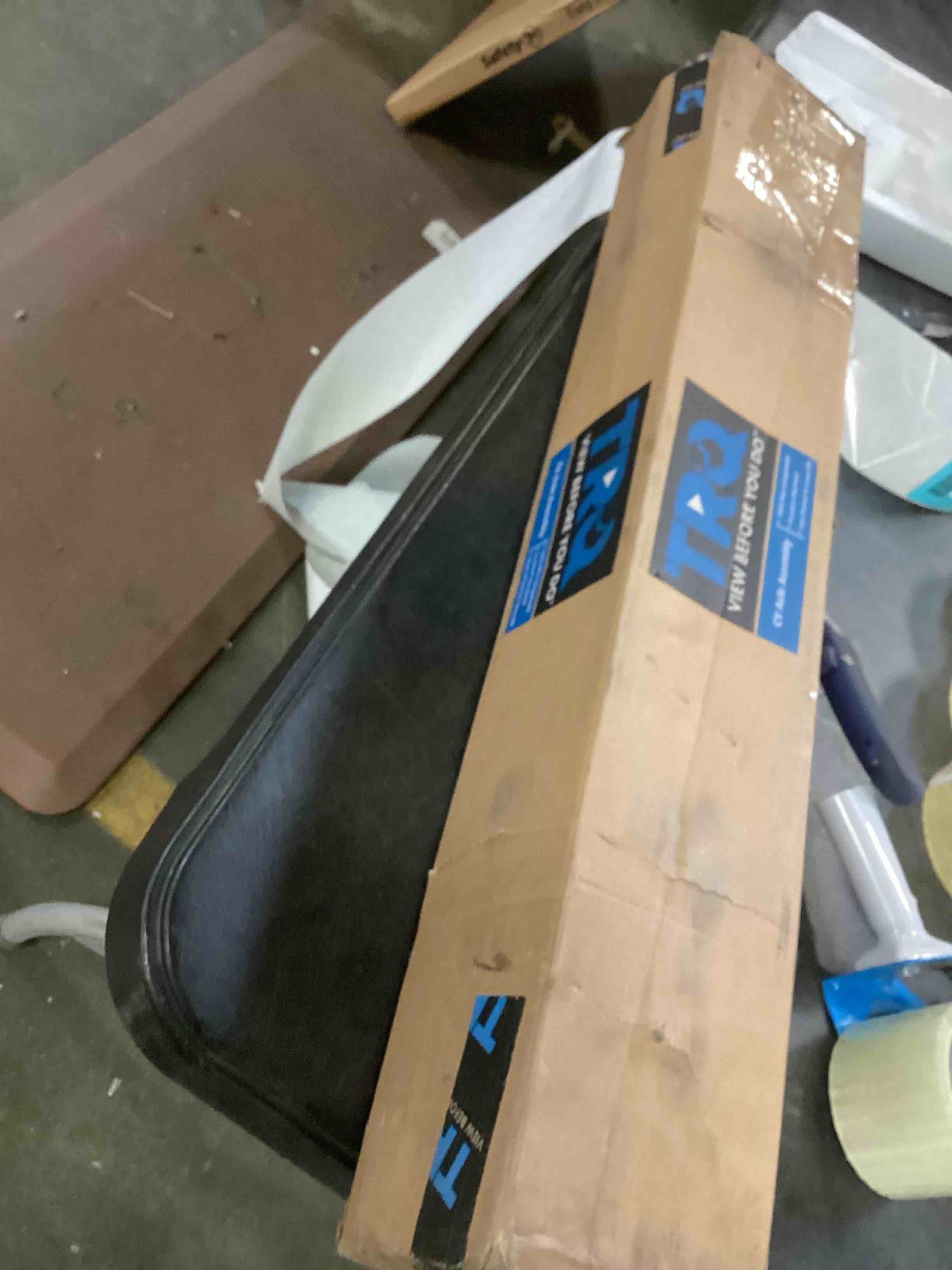 https://s3.amazonaws.com/lotting-images-prod/bidfta/BLU6011928_1708524245067.jpeg